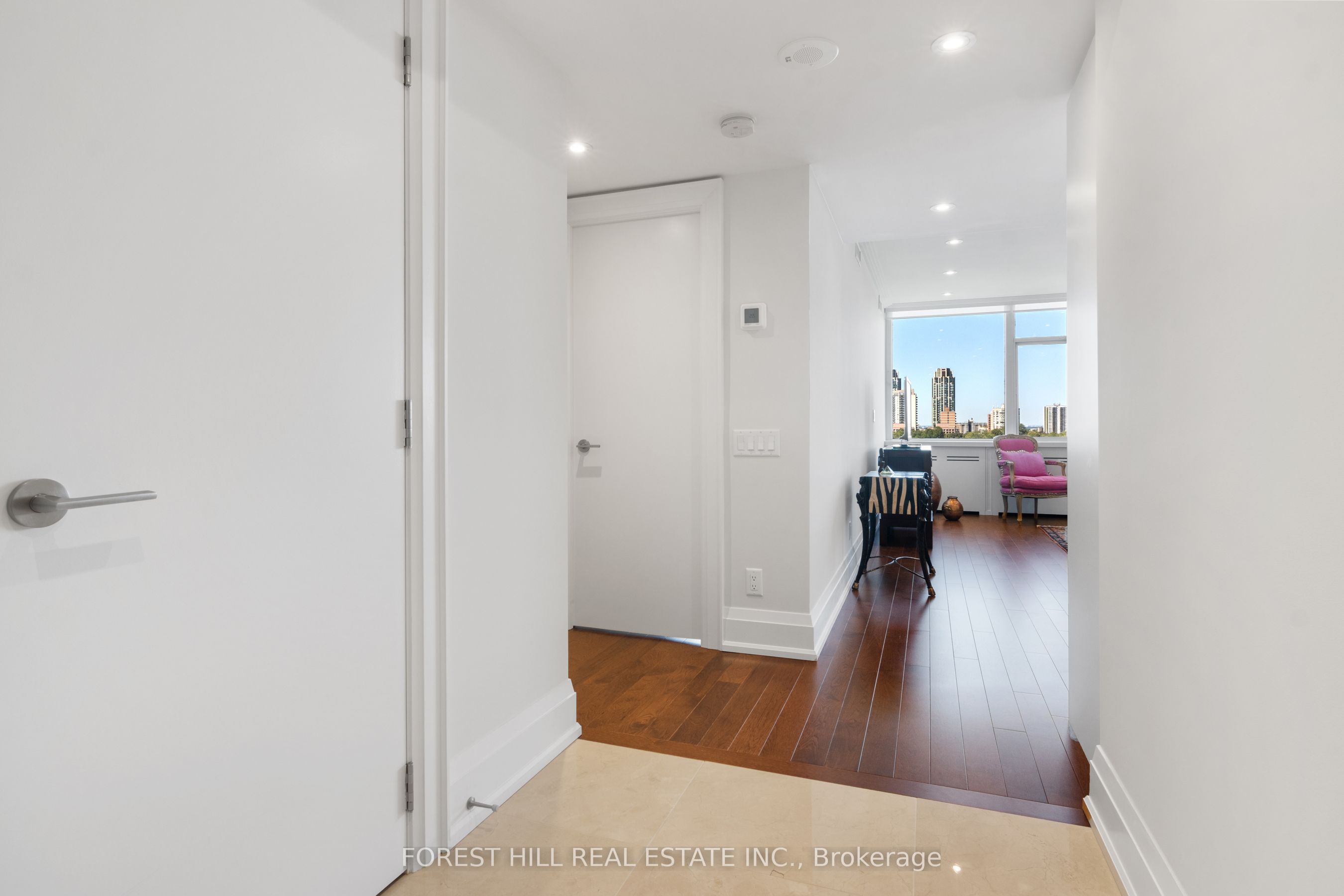500 Avenue Road 1401, Toronto, ON M4V 2J6 photo 4