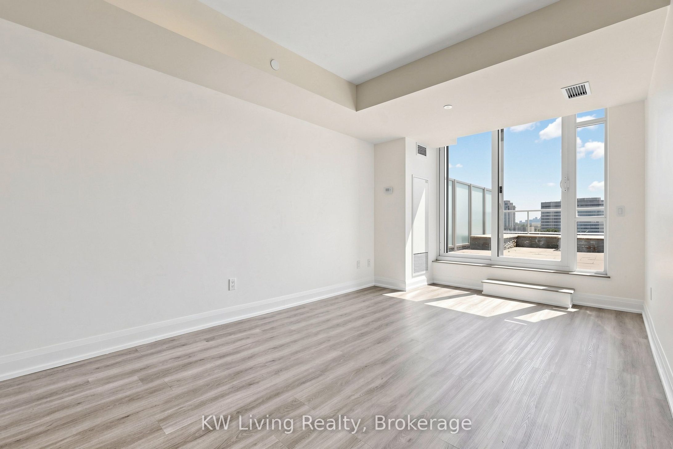 18 Graydon Hall Drive 312, Toronto, ON M3A 0A4 photo 3
