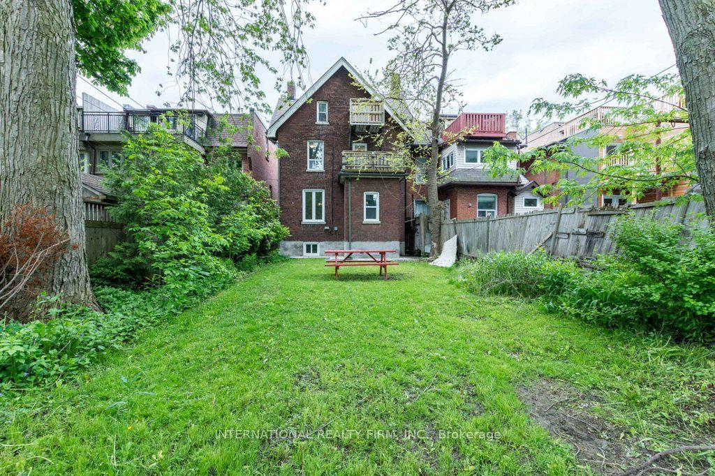 201 Madison Avenue E Unit C, Toronto, ON M5R 2S6 photo 5