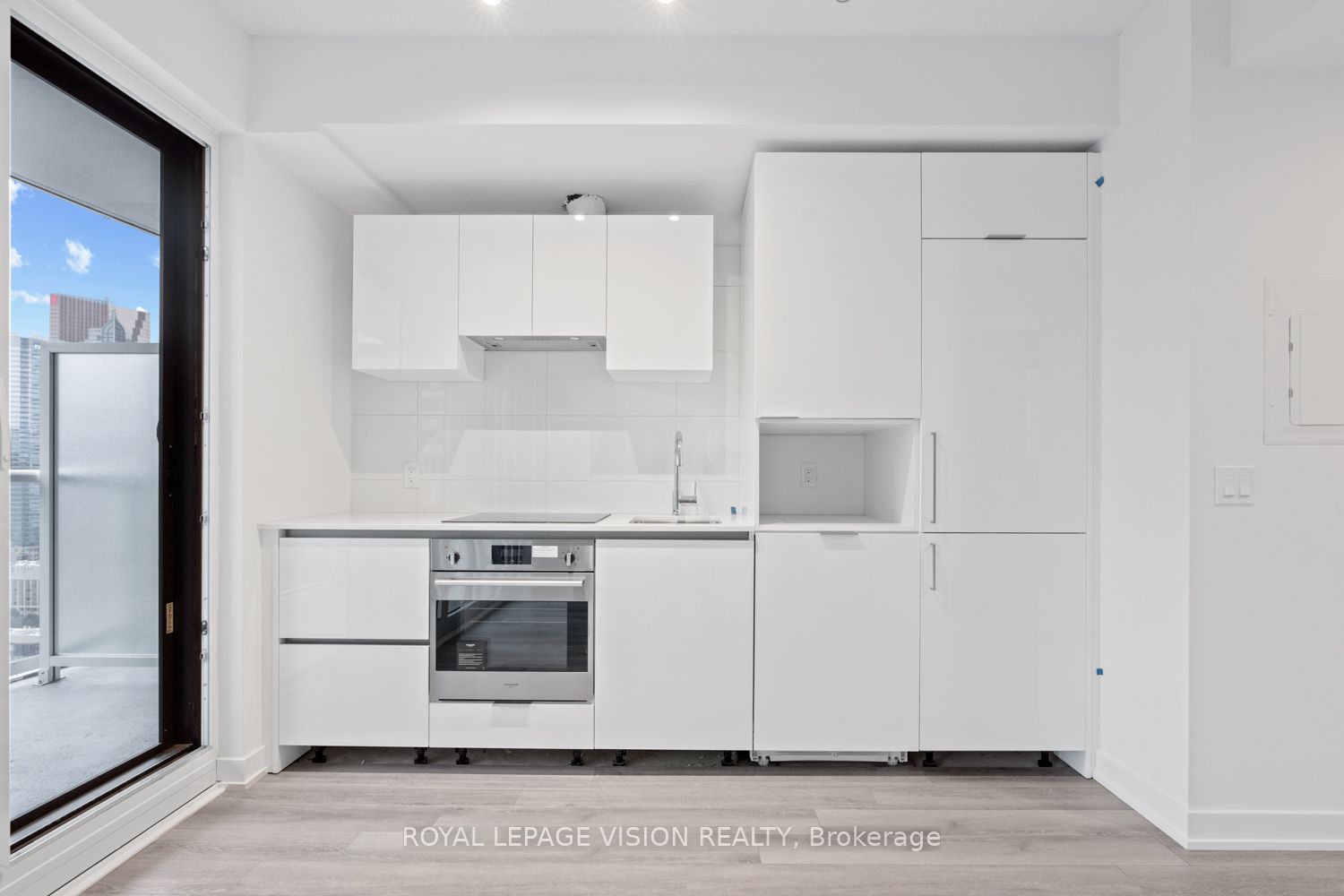 230 Simcoe Street 3113, Toronto, ON M5T 1T4