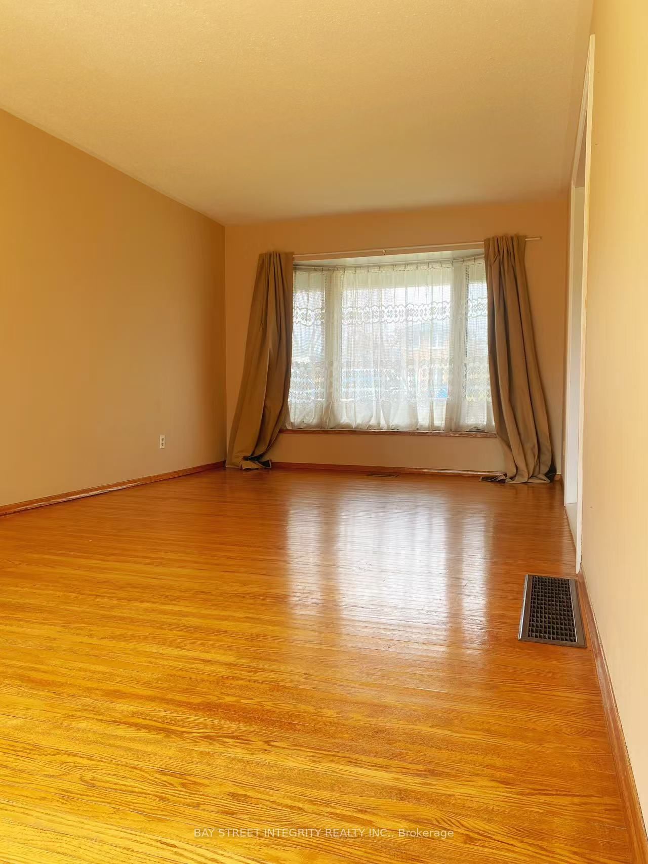 21 Kingslake Road 1&2 Fl, Toronto, ON M2J 3E2 photo 5