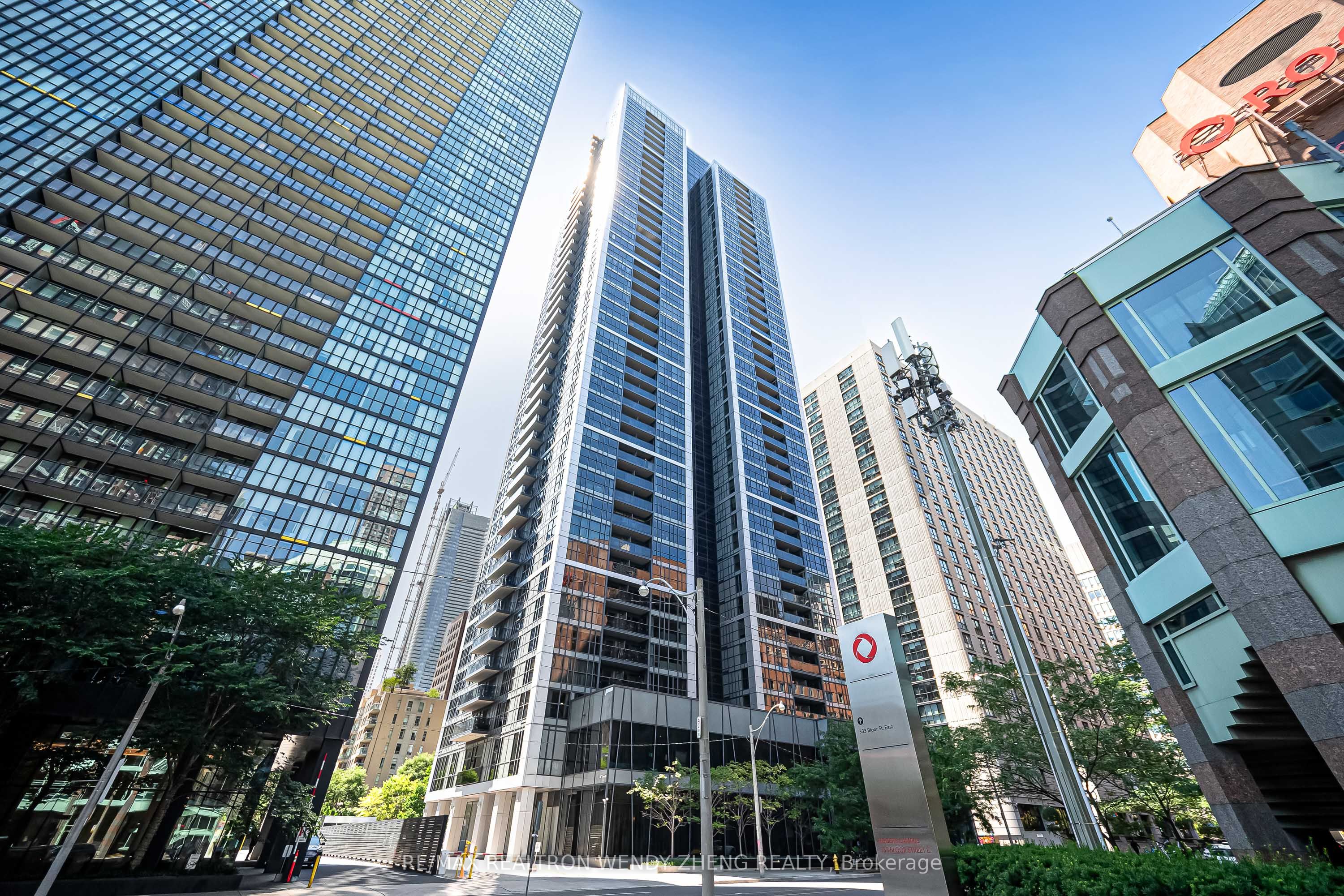 28 Ted Rogers Way 2402, Toronto, ON M4Y 2J4