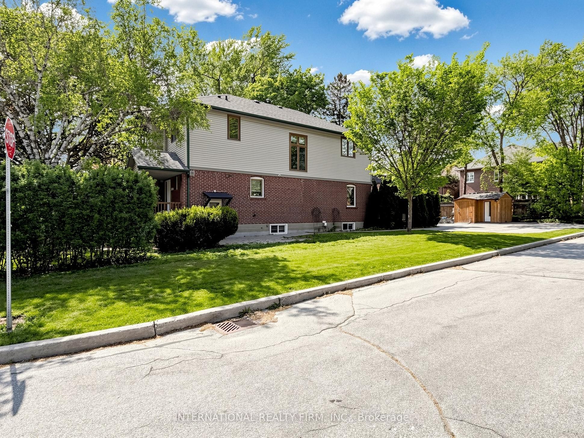 200 Burndale Avenue, Toronto, ON M2N 1T3 photo 2