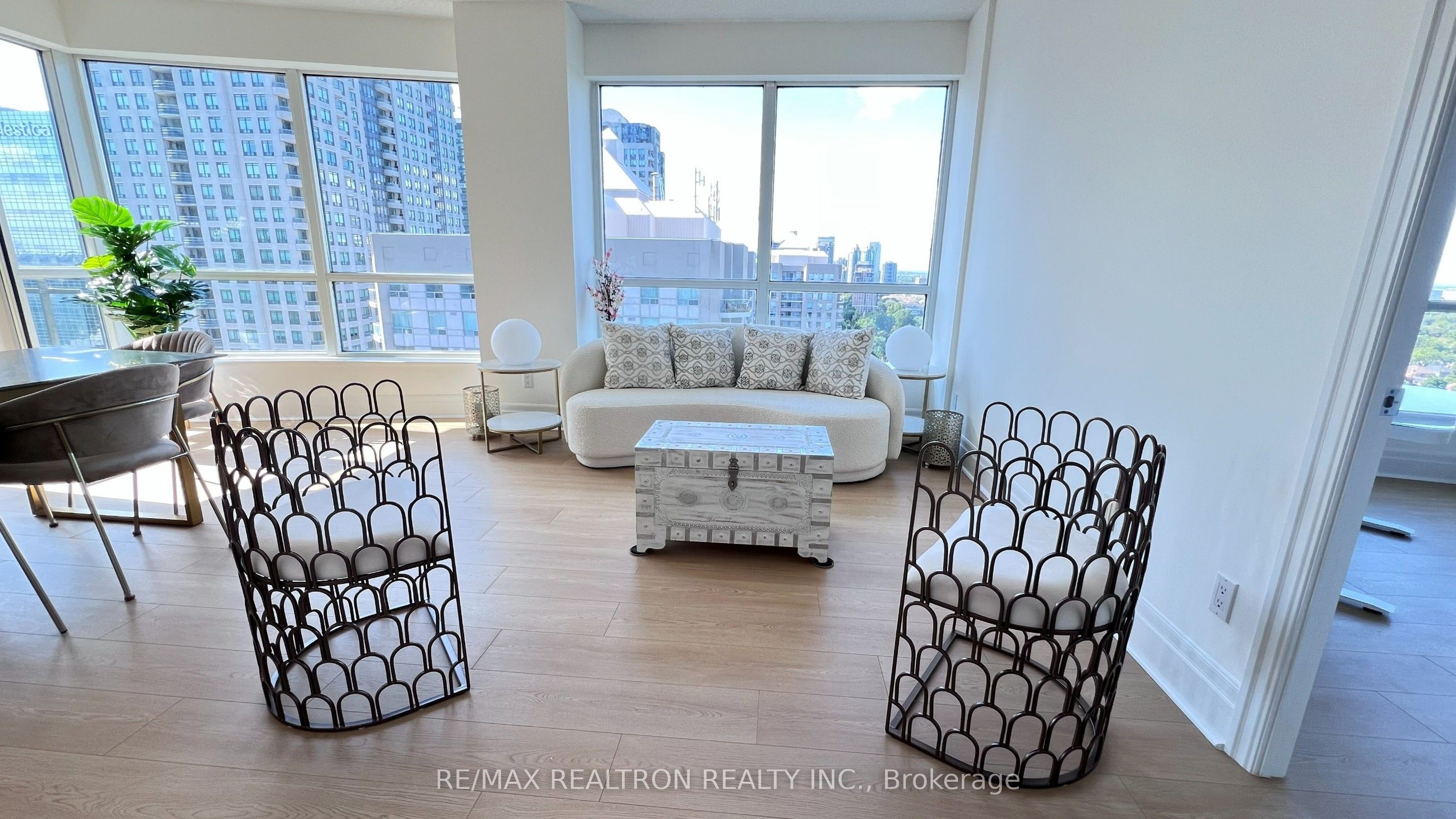 188 Doris Avenue PH02, Toronto, ON M2N 6Z5 photo 2