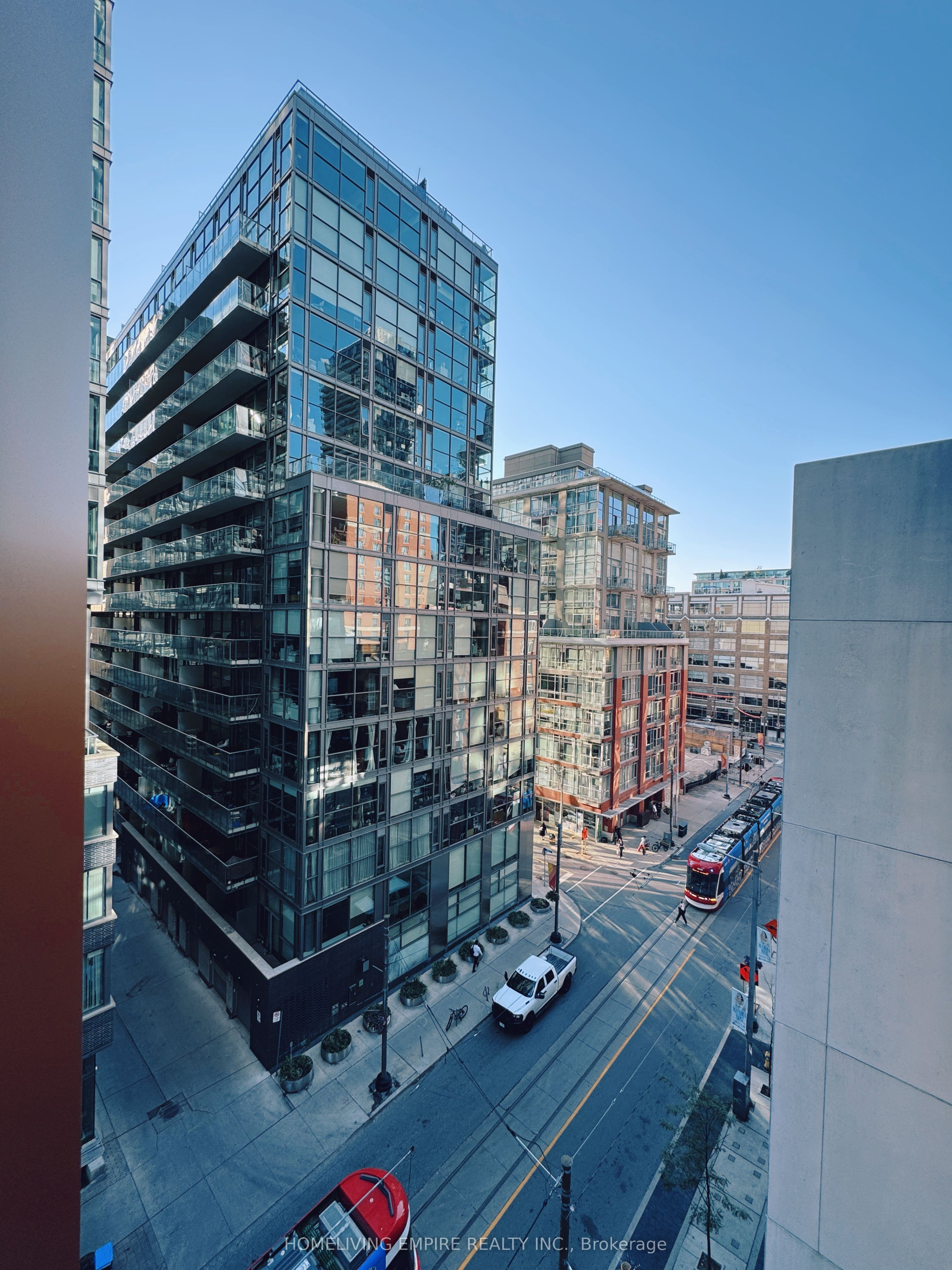 400 King Street W 622, Toronto, ON M5V 1K2 photo 2