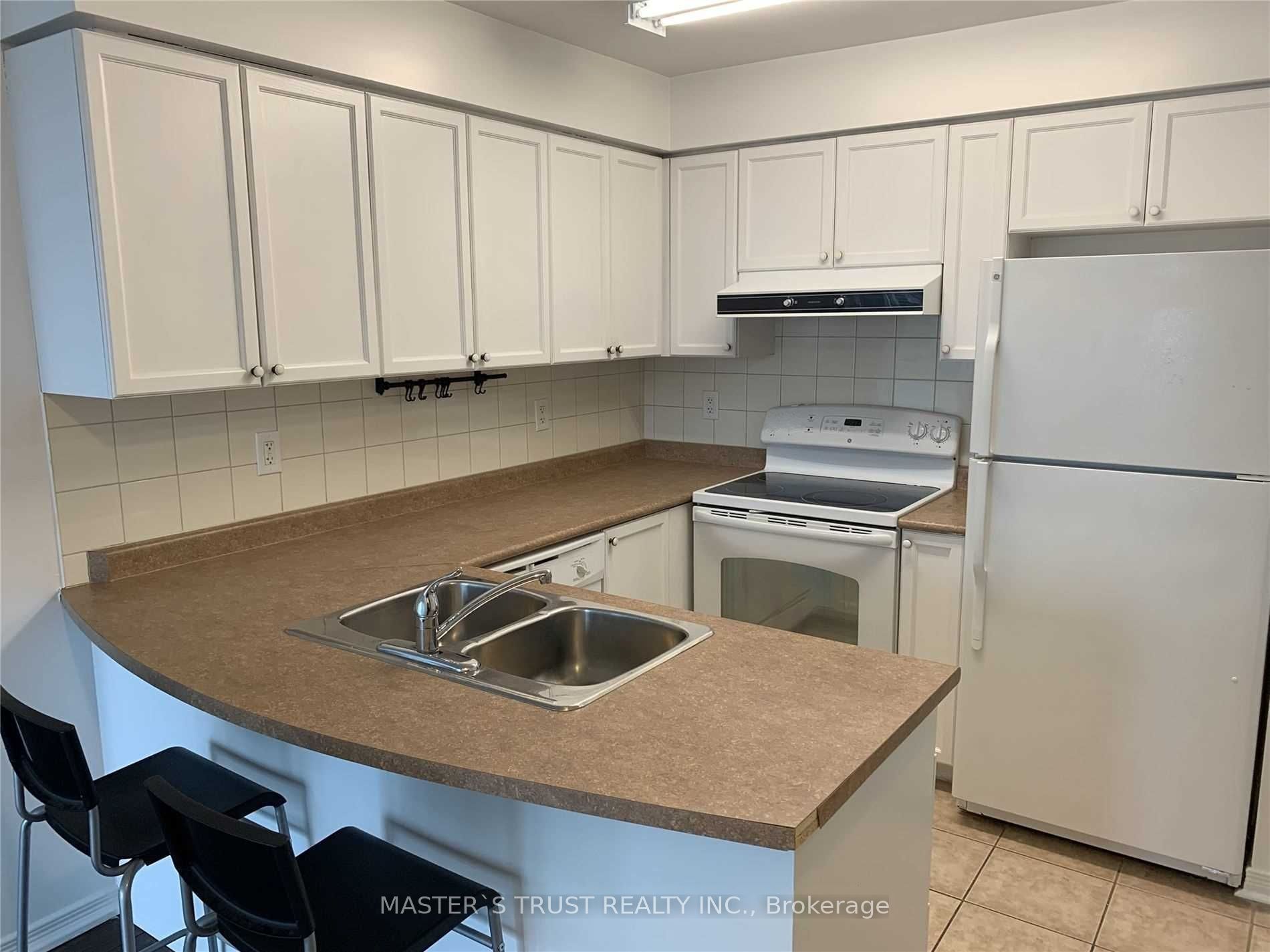 5500 Yonge Street #1805, Toronto, ON M2N 7L1 photo 3