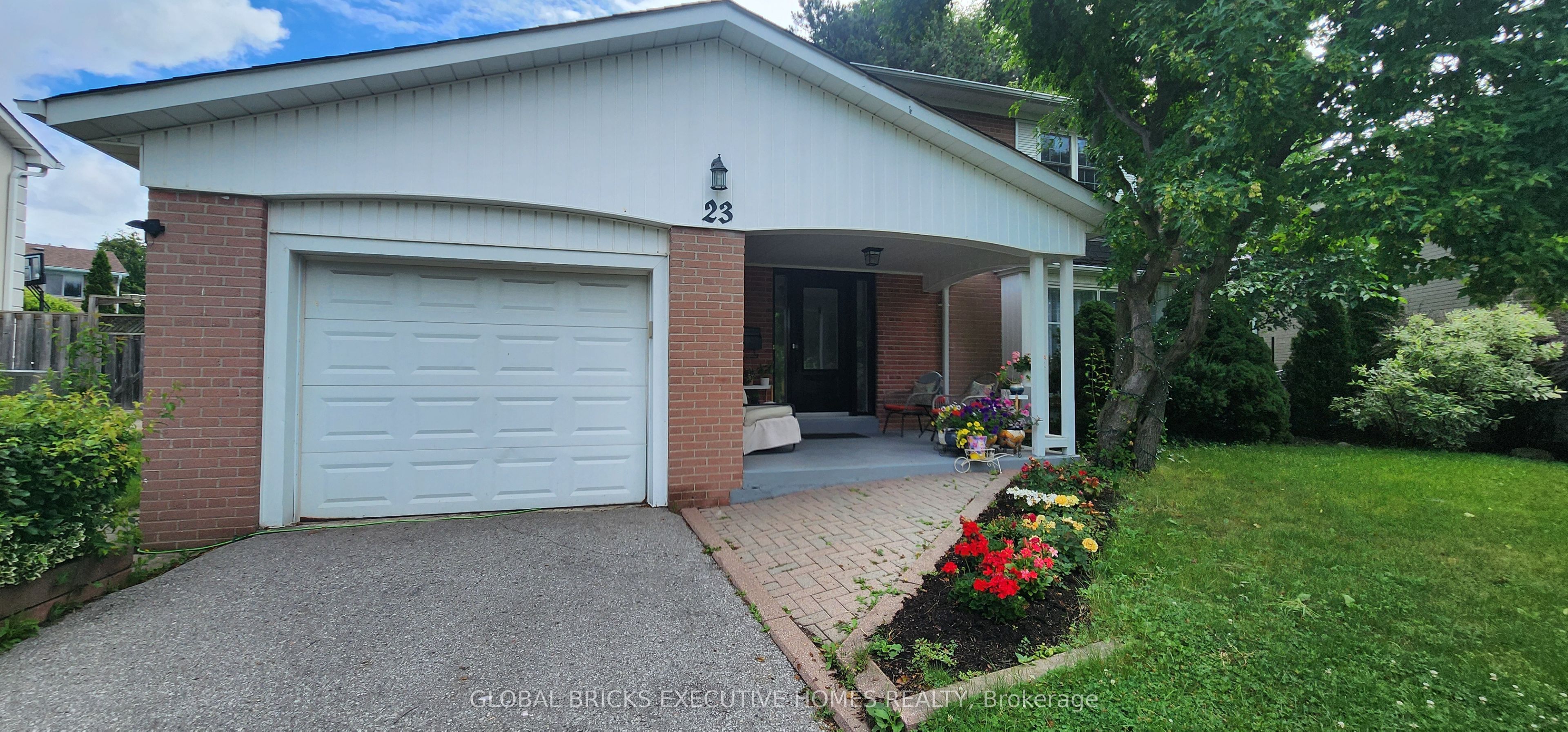 23 Whitefriars Drive, Toronto, ON M3A 2L2 photo 2
