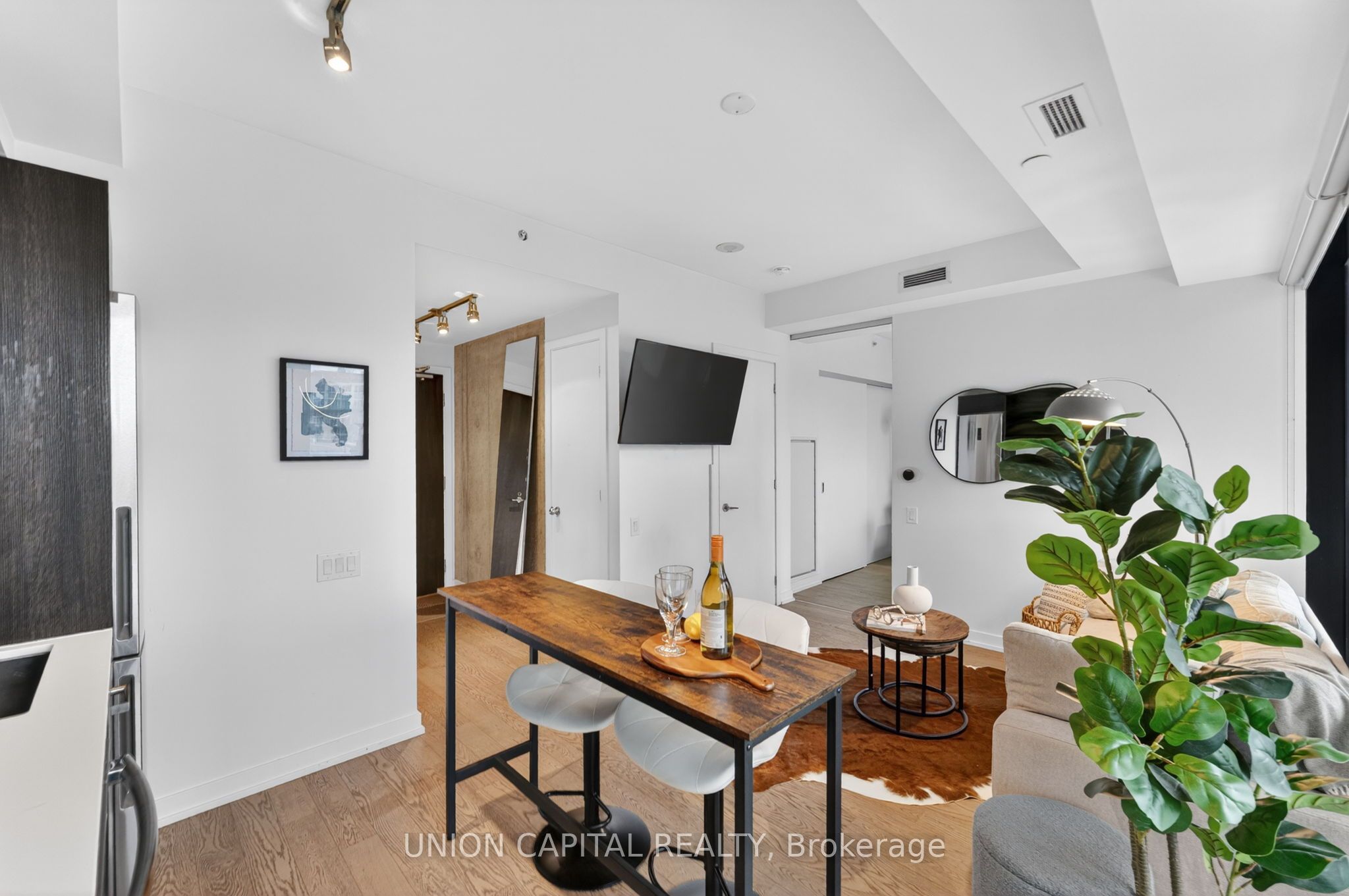11 Charlotte Street 1004, Toronto, ON M5V 0M6 photo 5