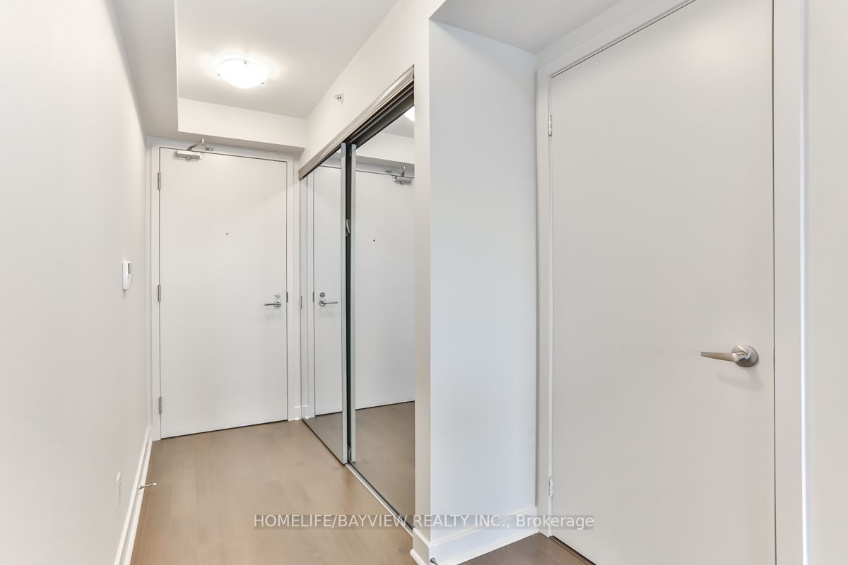58 Orchard View Boulevard 511, Toronto, ON M4R 0A2 photo 2