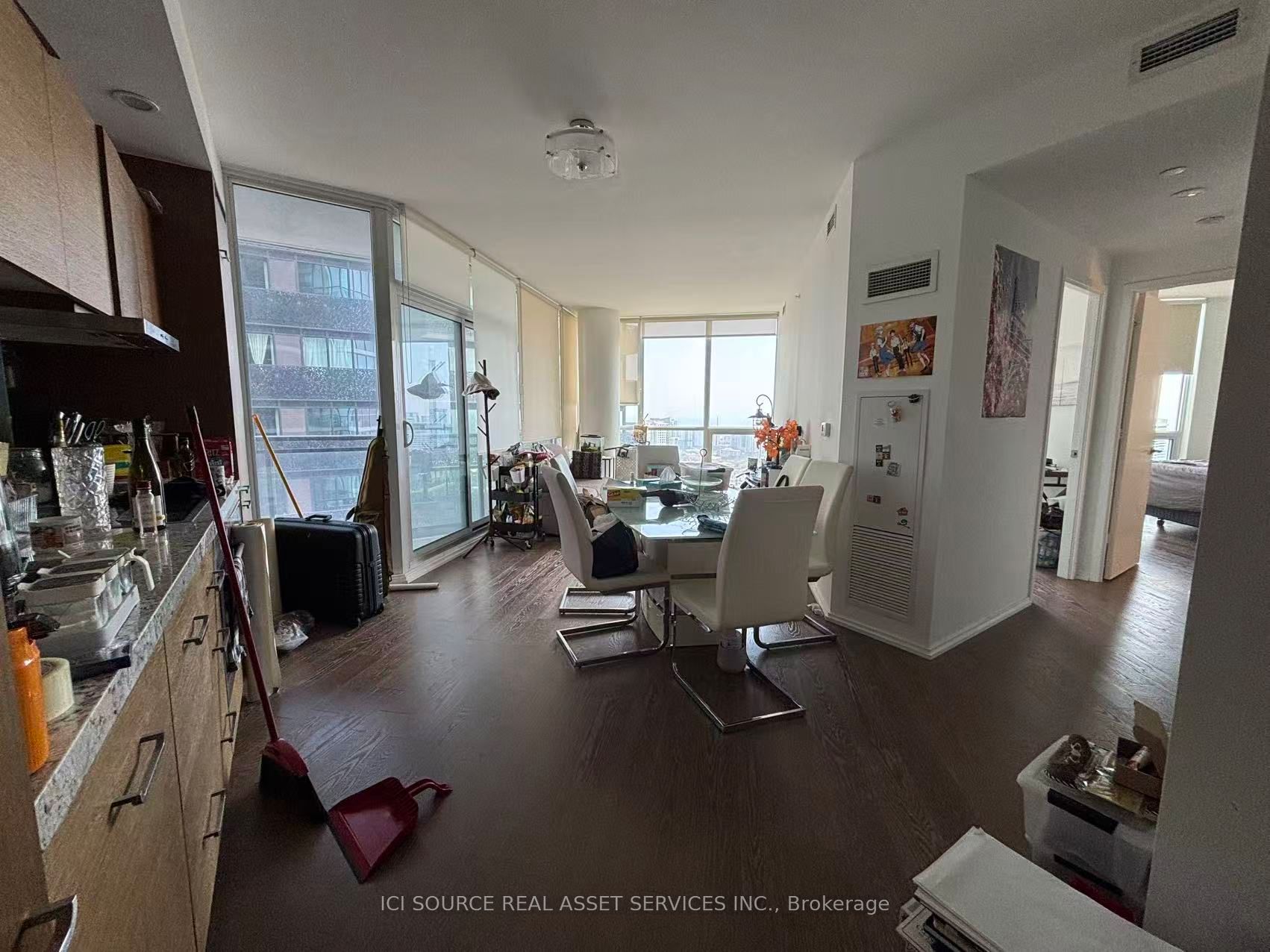 45 Charles Street E 4912, Toronto, ON M4Y 0B8 photo 2