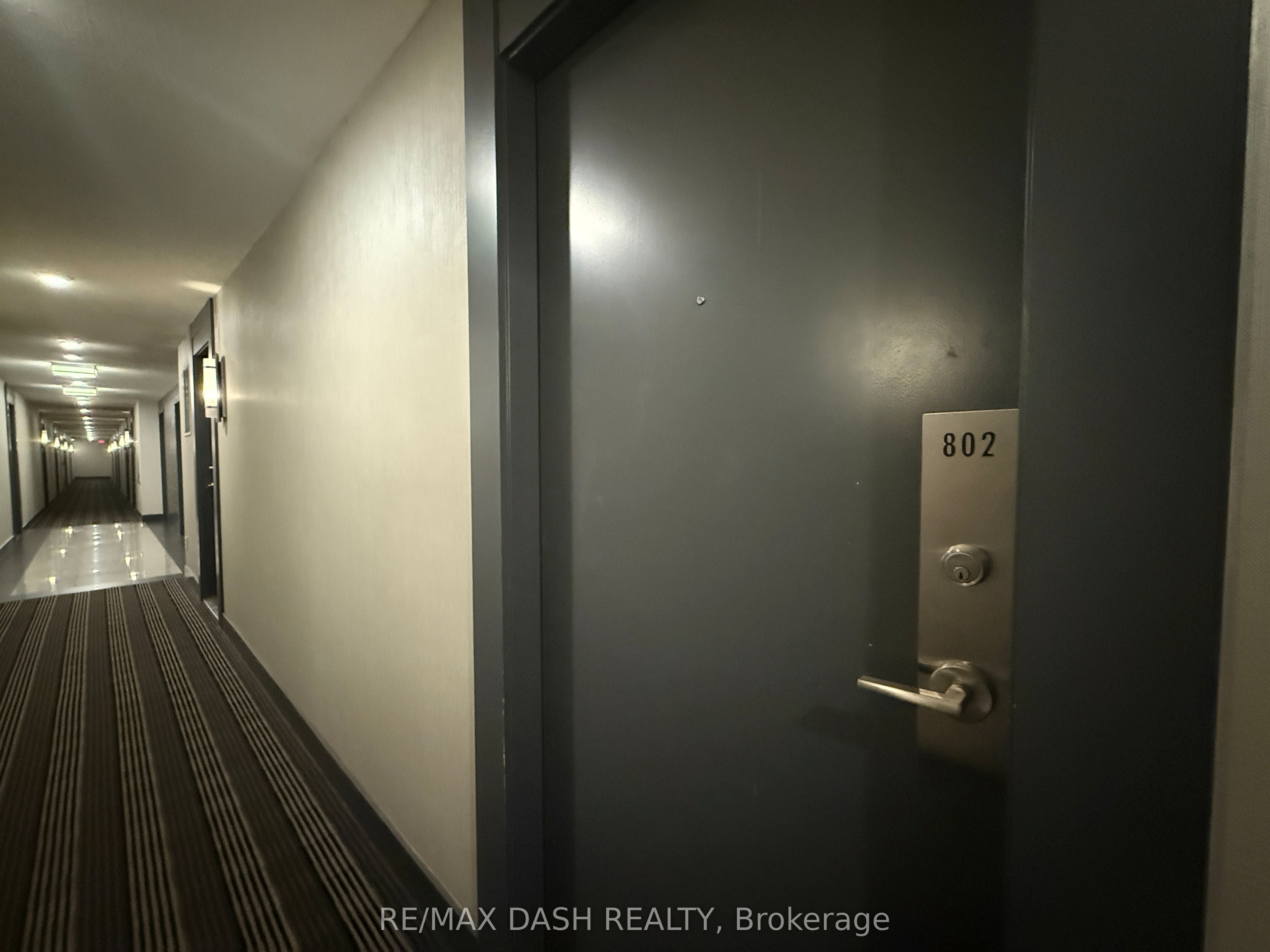 270 Wellington Street W 802, Toronto, ON M5V 3P5 photo 5