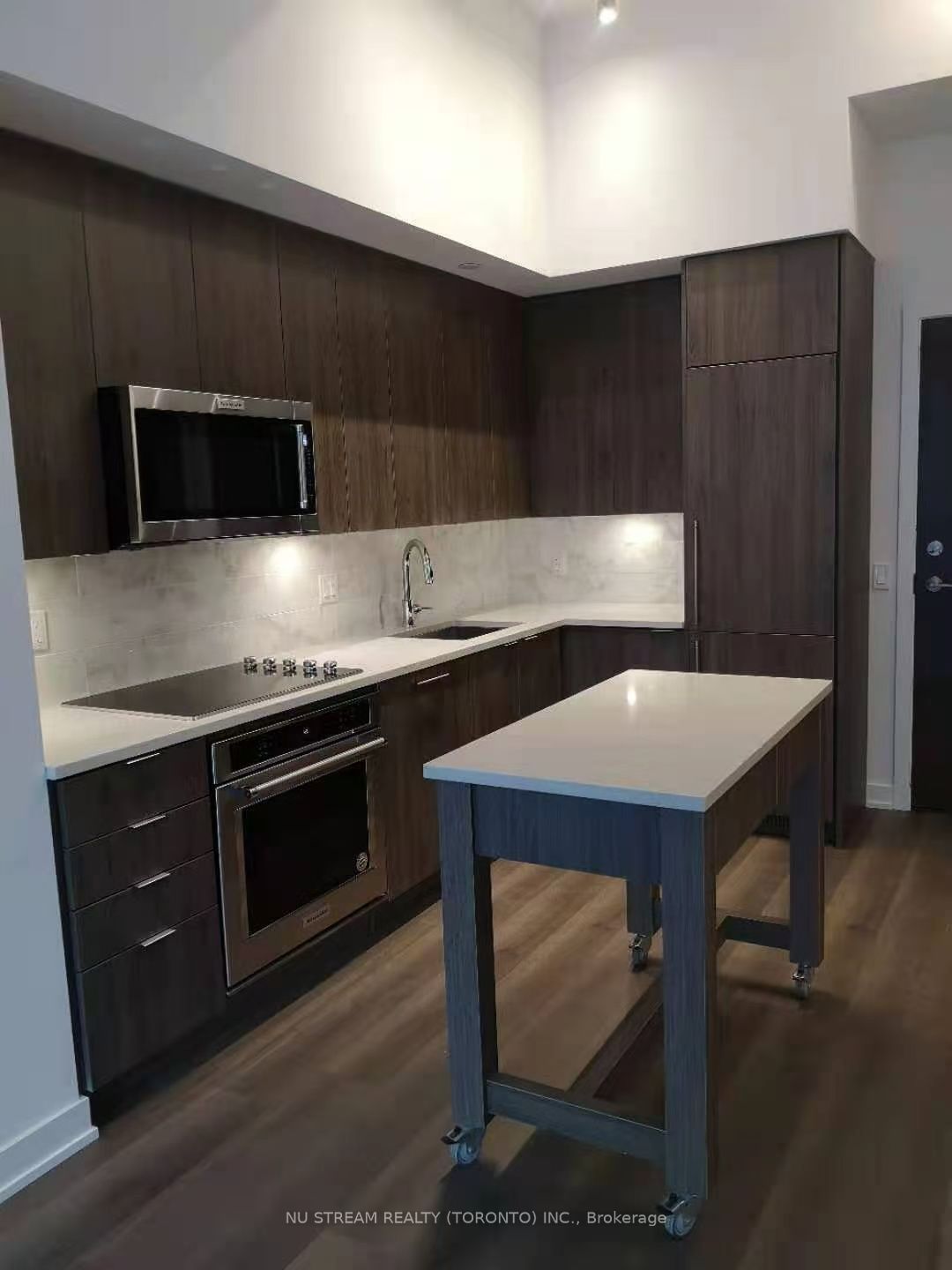 38 Iannuzzi Street, Toronto, ON M5V 0S2 photo 5