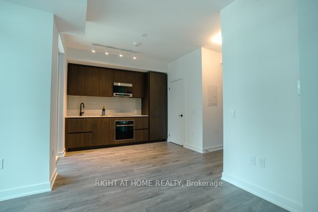 117 Broadway Avenue 3003, Toronto, ON M4P 1V3 photo 3