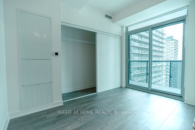 117 Broadway Avenue 3003, Toronto, ON M4P 1V3 photo 5