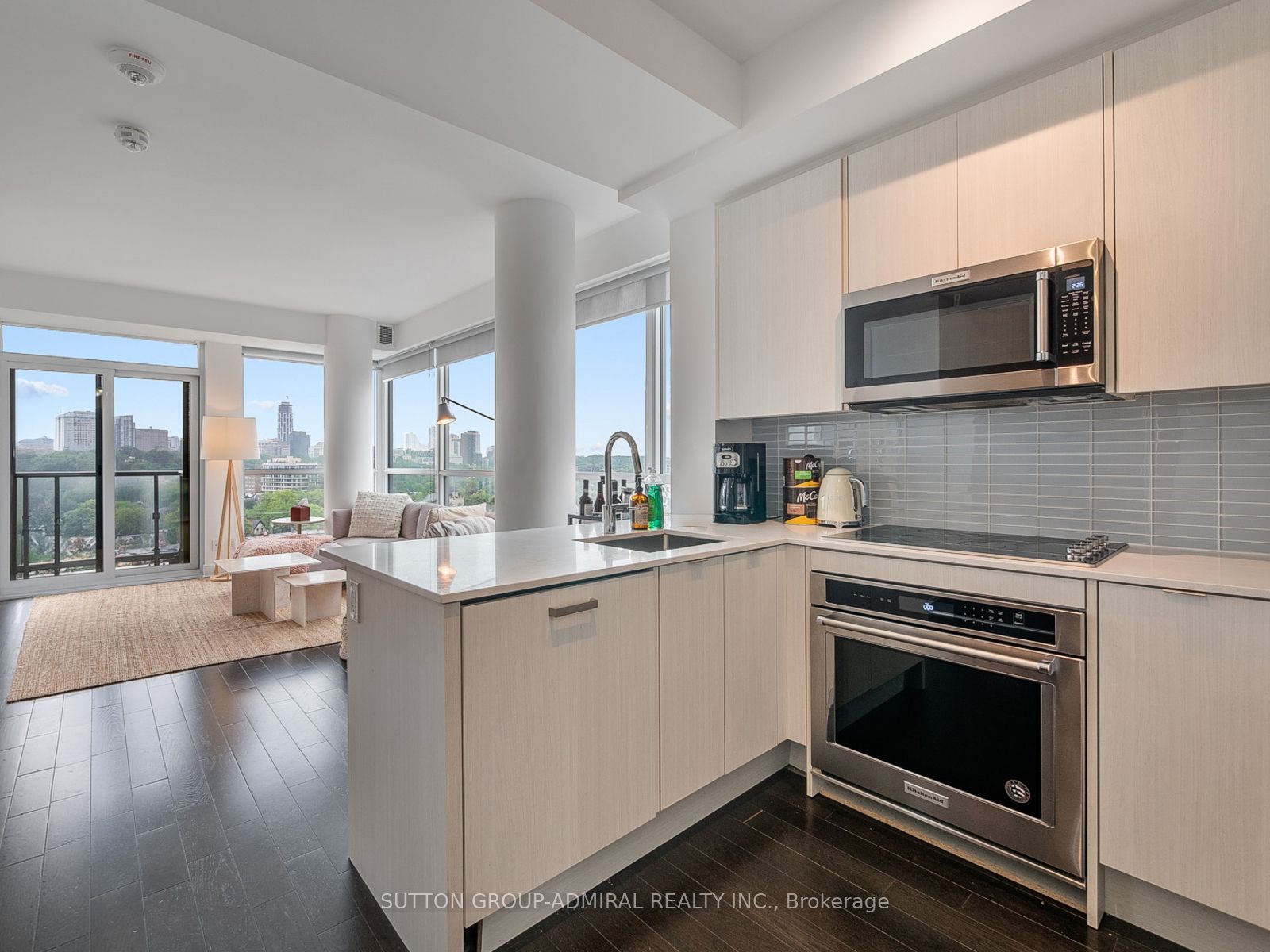 181 Bedford Road 1204, Toronto, ON M5R 0A5 photo 3