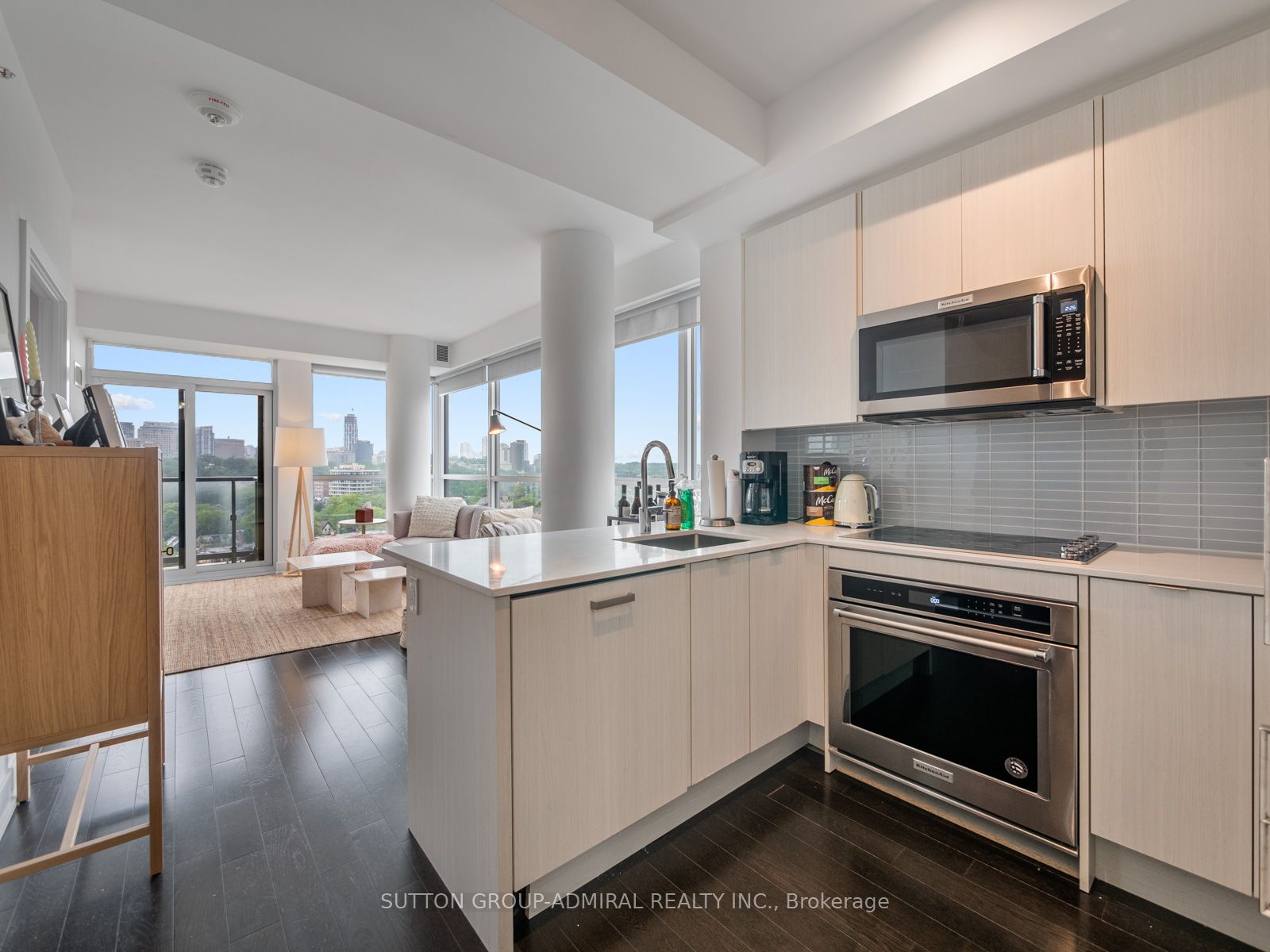 181 Bedford Road 1204, Toronto, ON M5R 0A5 photo 3