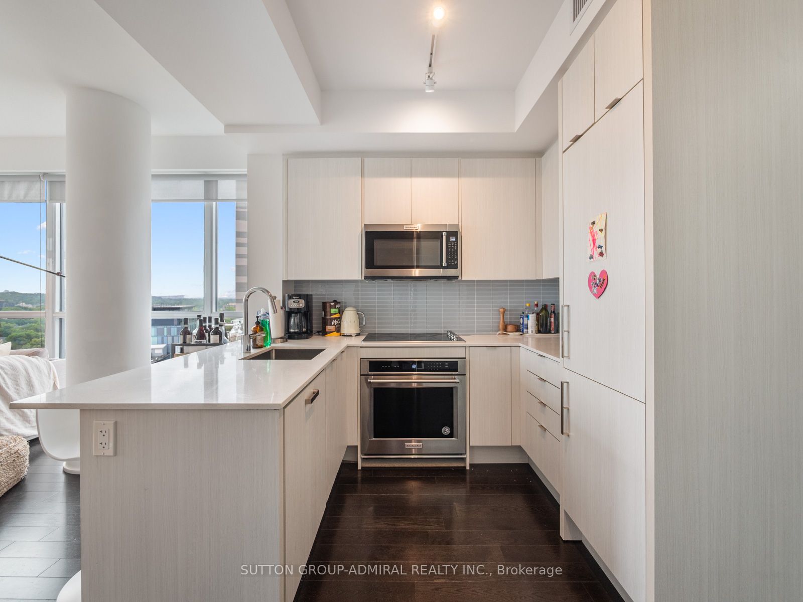 181 Bedford Road 1204, Toronto, ON M5R 0A5 photo 4