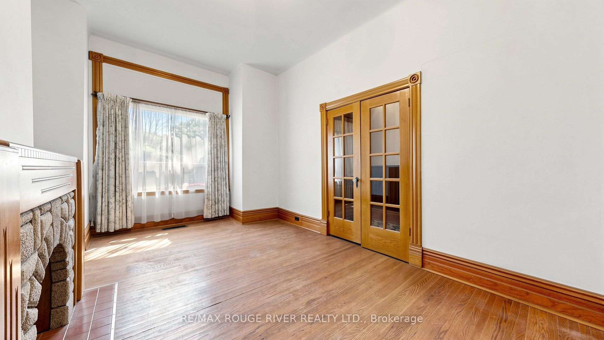 308 Roxton Road, Toronto, ON M6G 3P9 photo 4