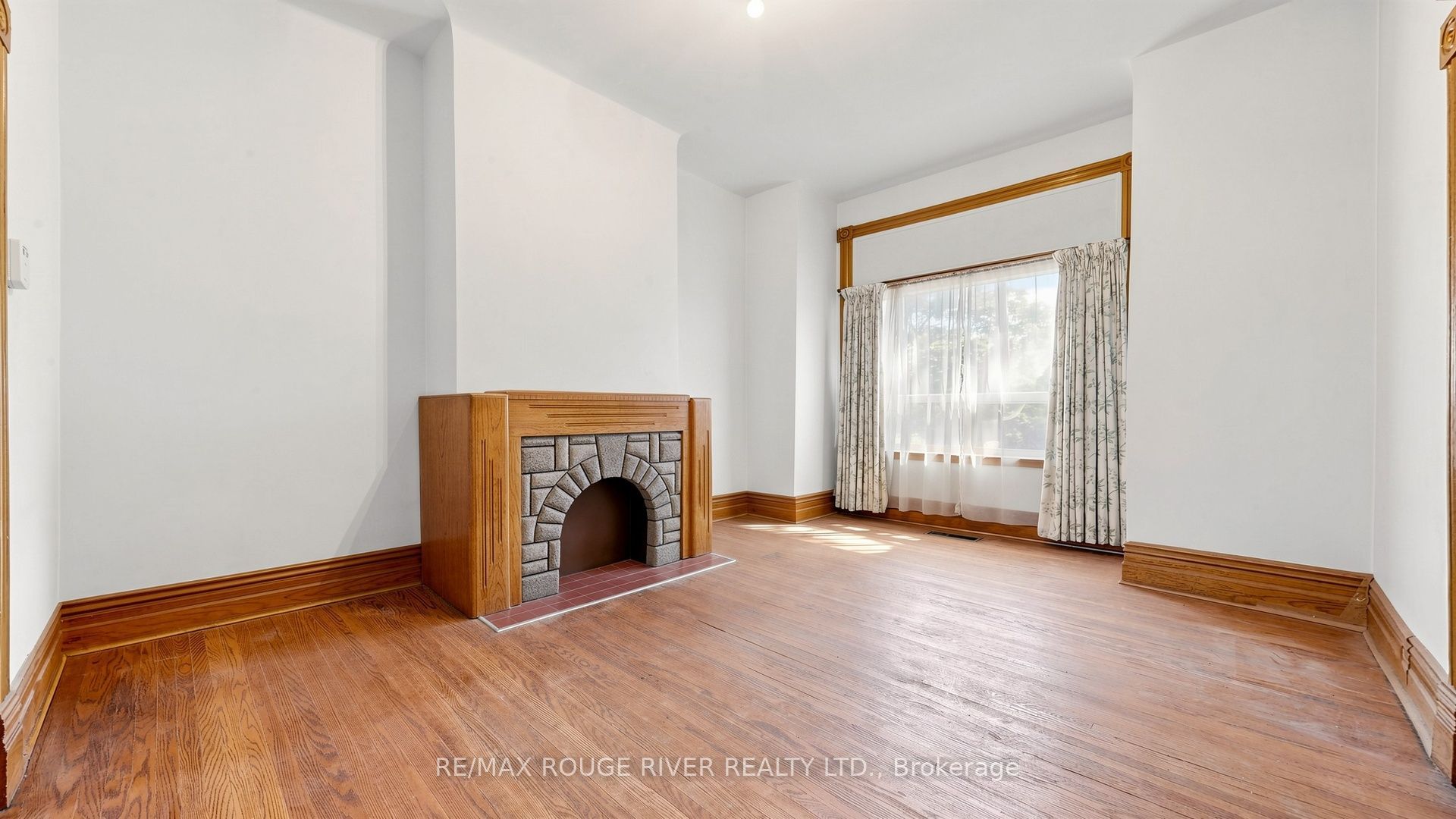 308 Roxton Road, Toronto, ON M6G 3P9 photo 5