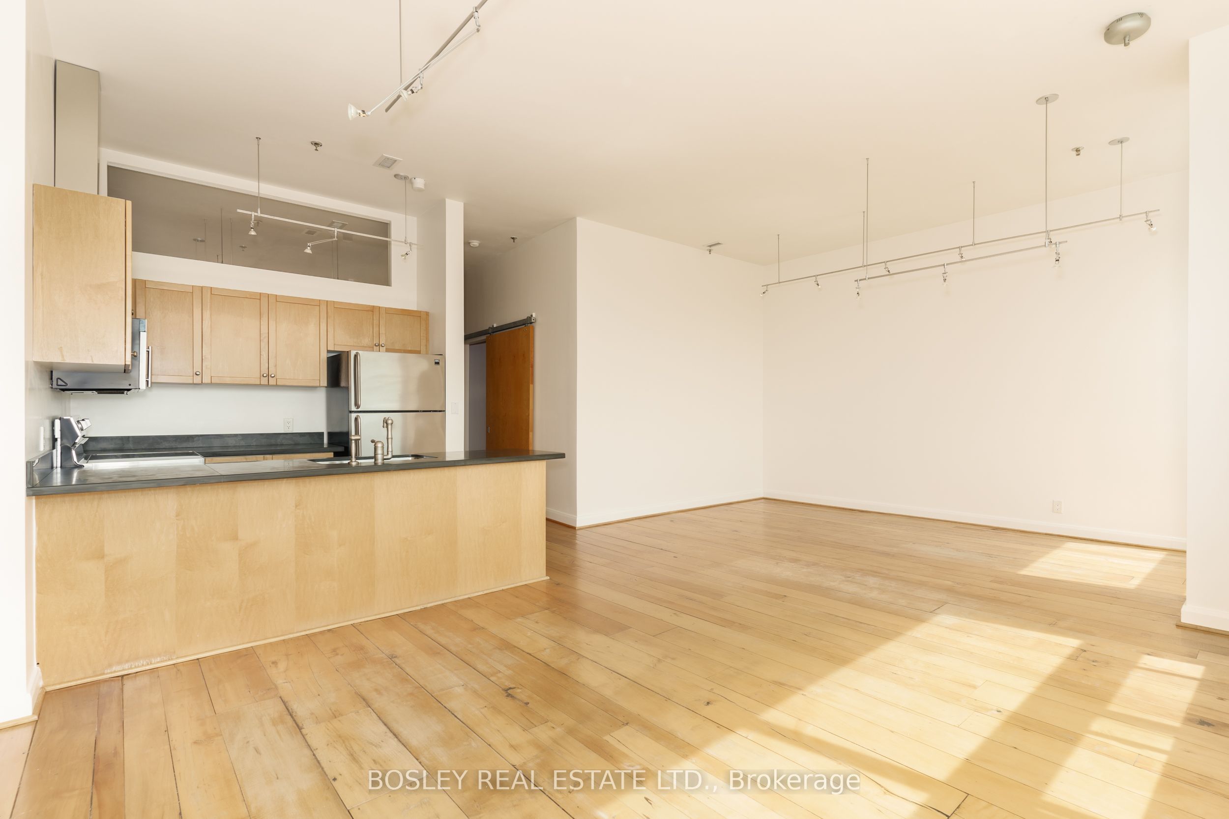 700 King Street W 1212, Toronto, ON M5V 2Y6