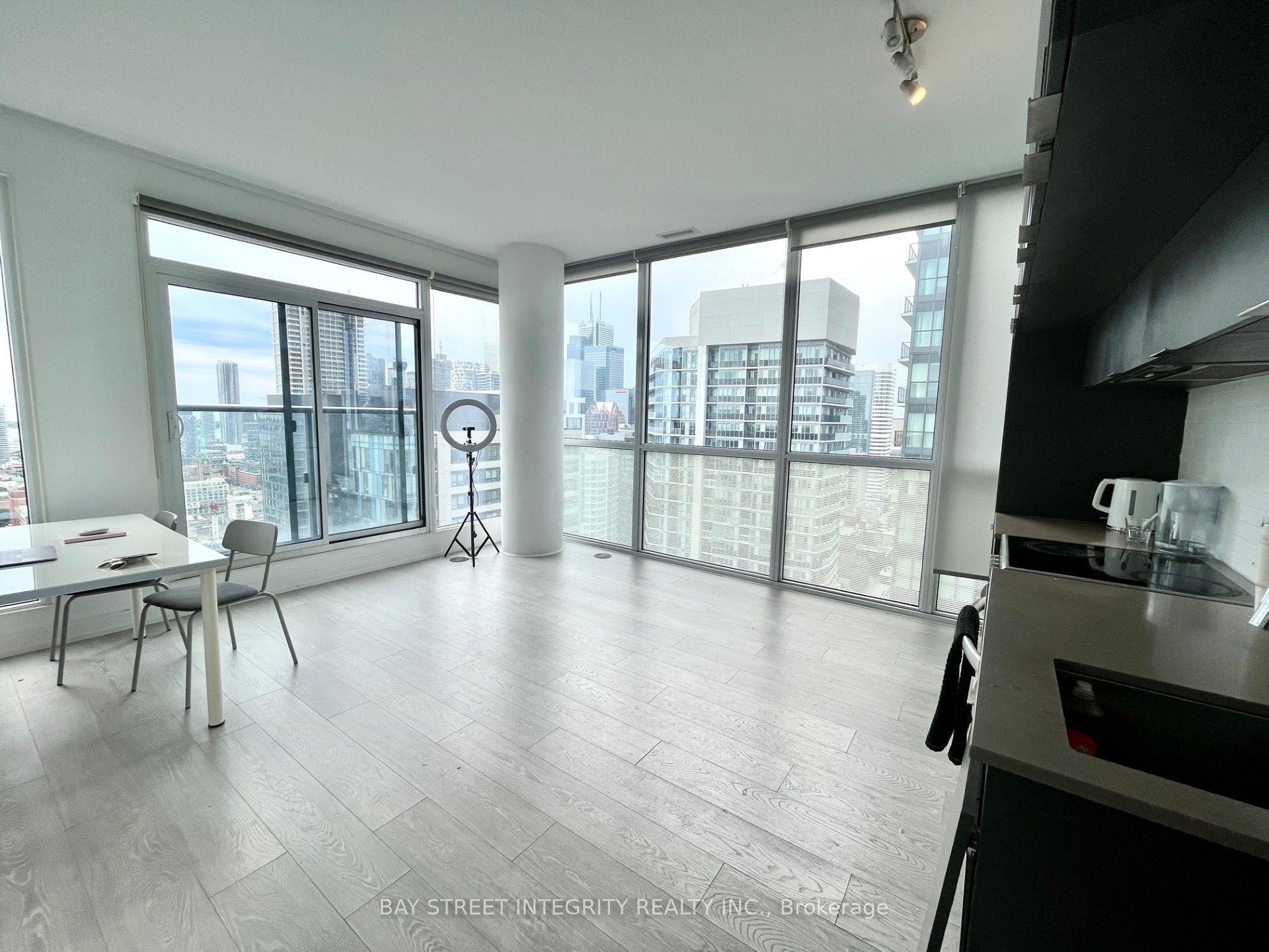 181 Dundas Street E 3610, Toronto, ON M5A 0N5 photo 3