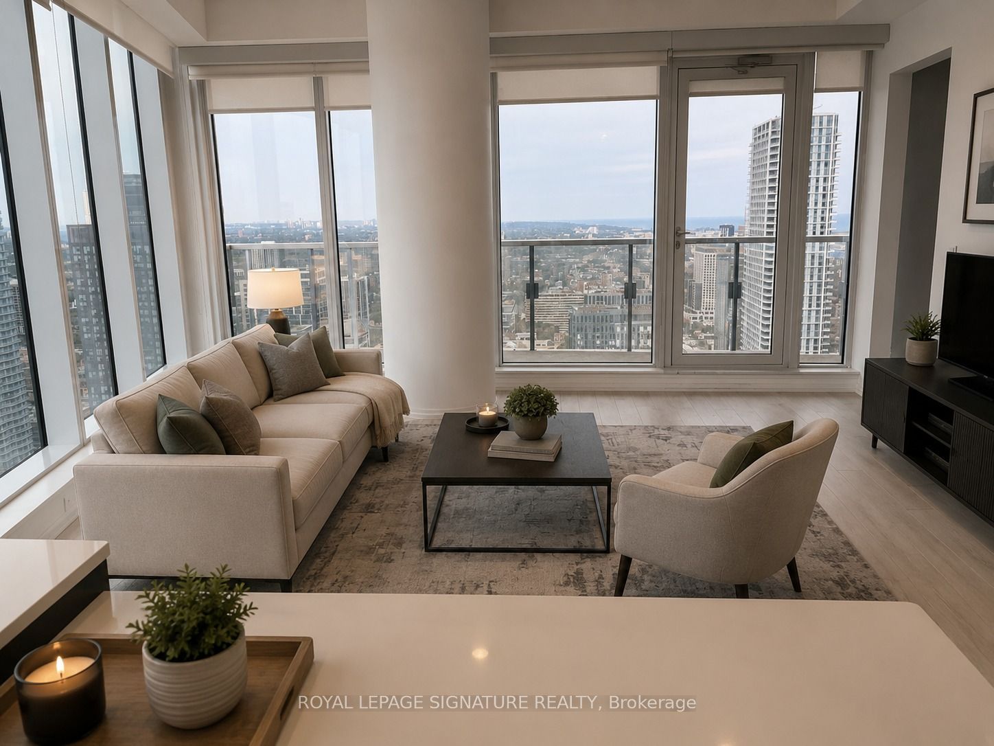 197 Yonge Street 3802, Toronto, ON M5B 0C1 photo 3
