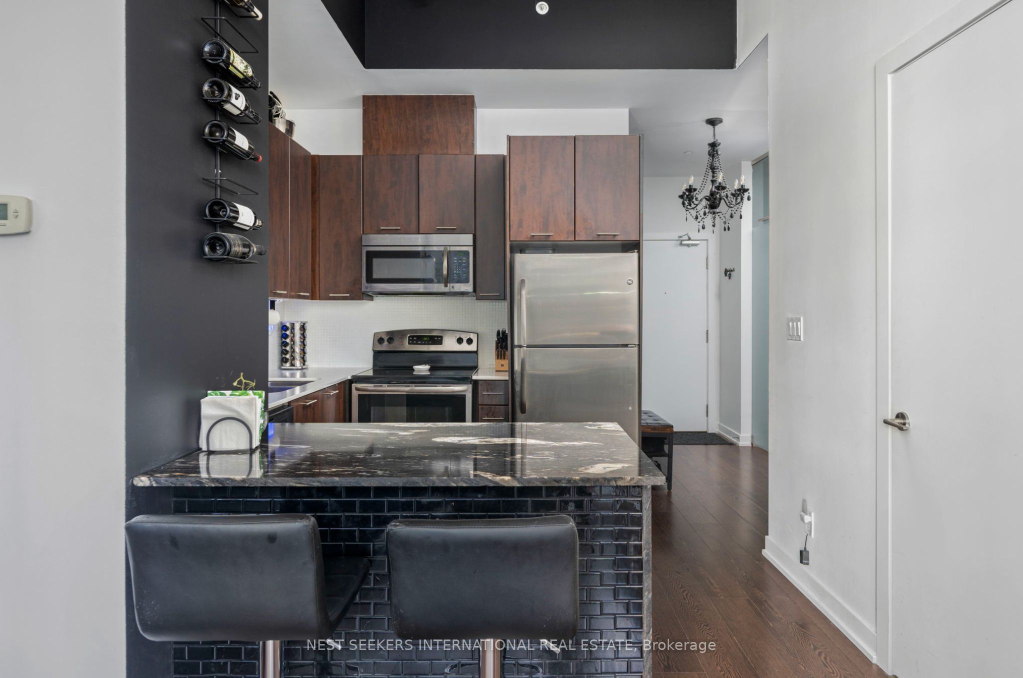 20 Bruyeres Mews 705, Toronto, ON M5V 0G8 photo 3