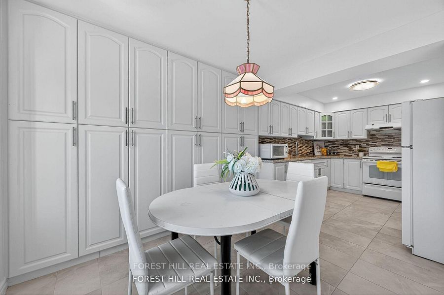 38 Carnival Court, Toronto, ON M2R 3T8 photo 5