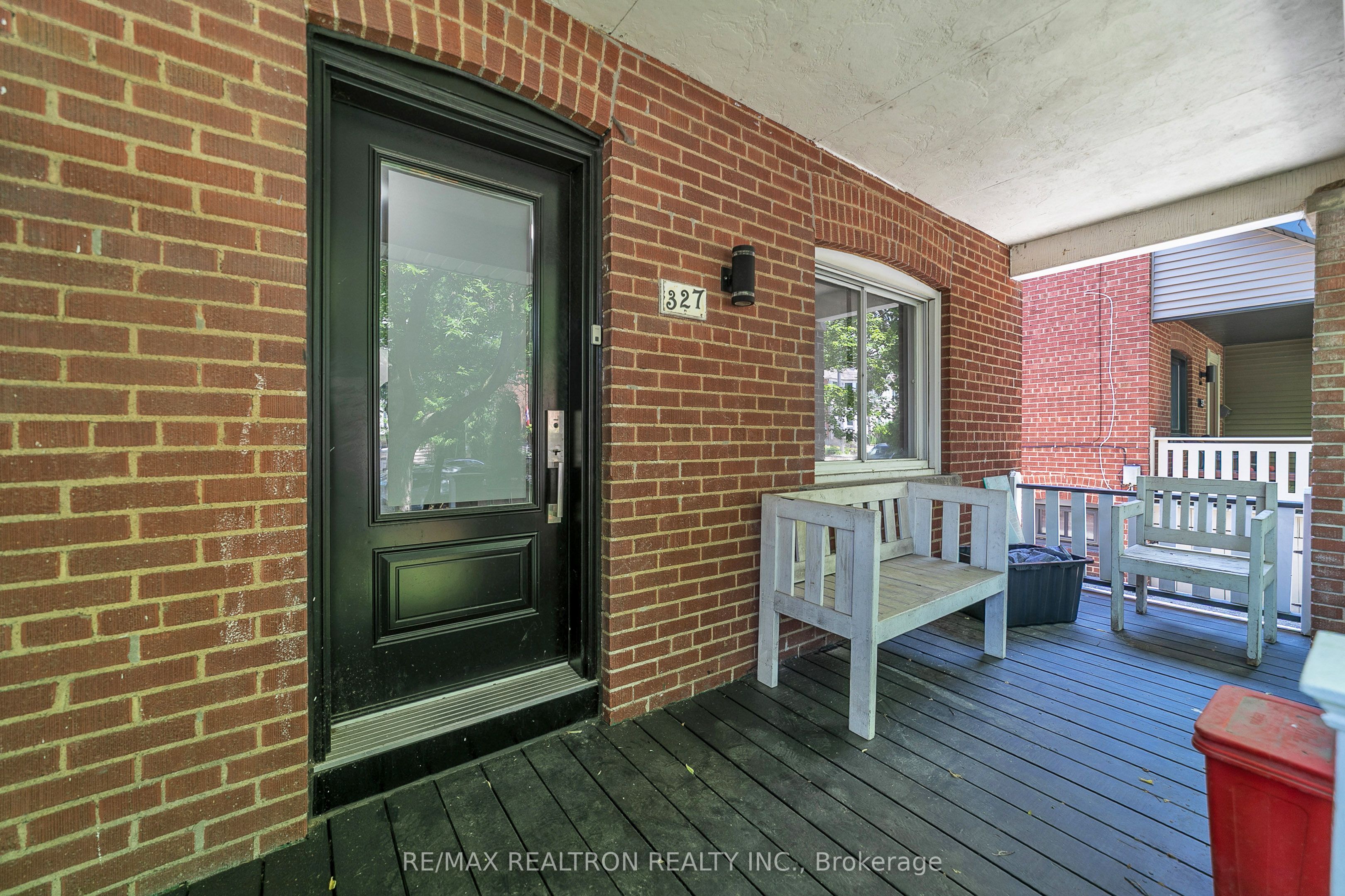 327 Deloraine Avenue, Toronto, ON M5M 2B4 photo 3