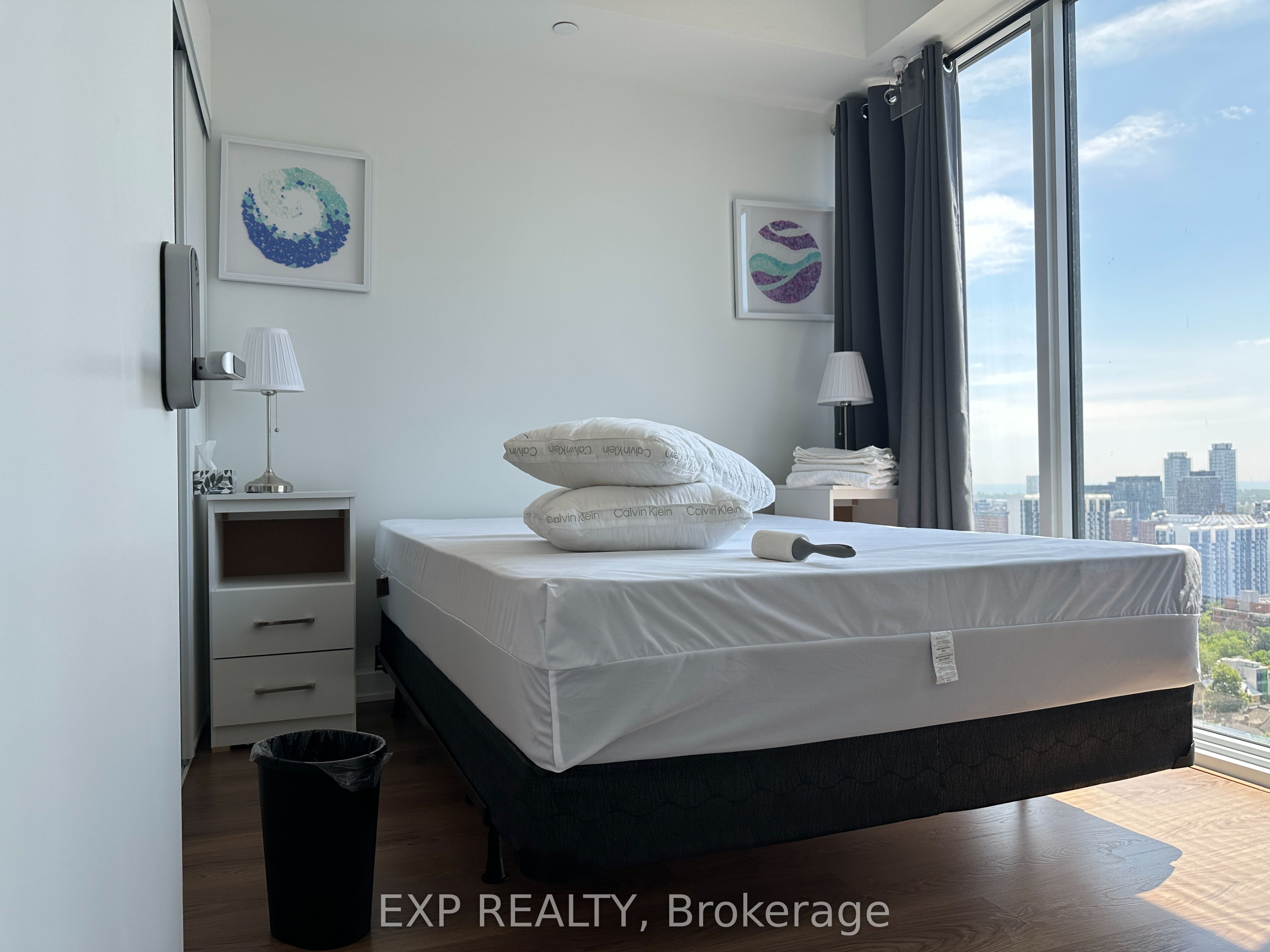 319 Jarvis Street 2517, Toronto, ON M5B 0C8 photo 4