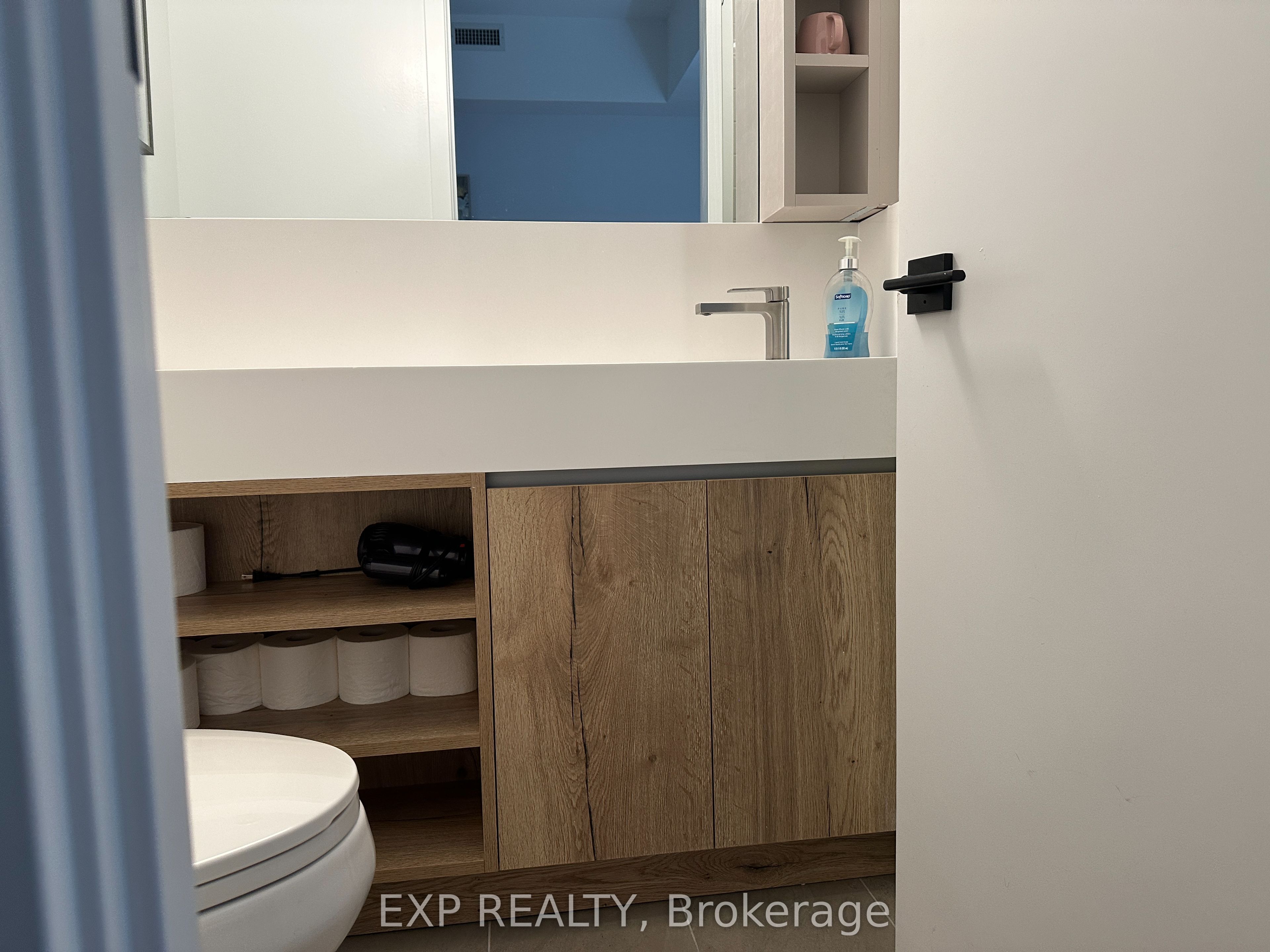 319 Jarvis Street 2517, Toronto, ON M5B 0C8 photo 5