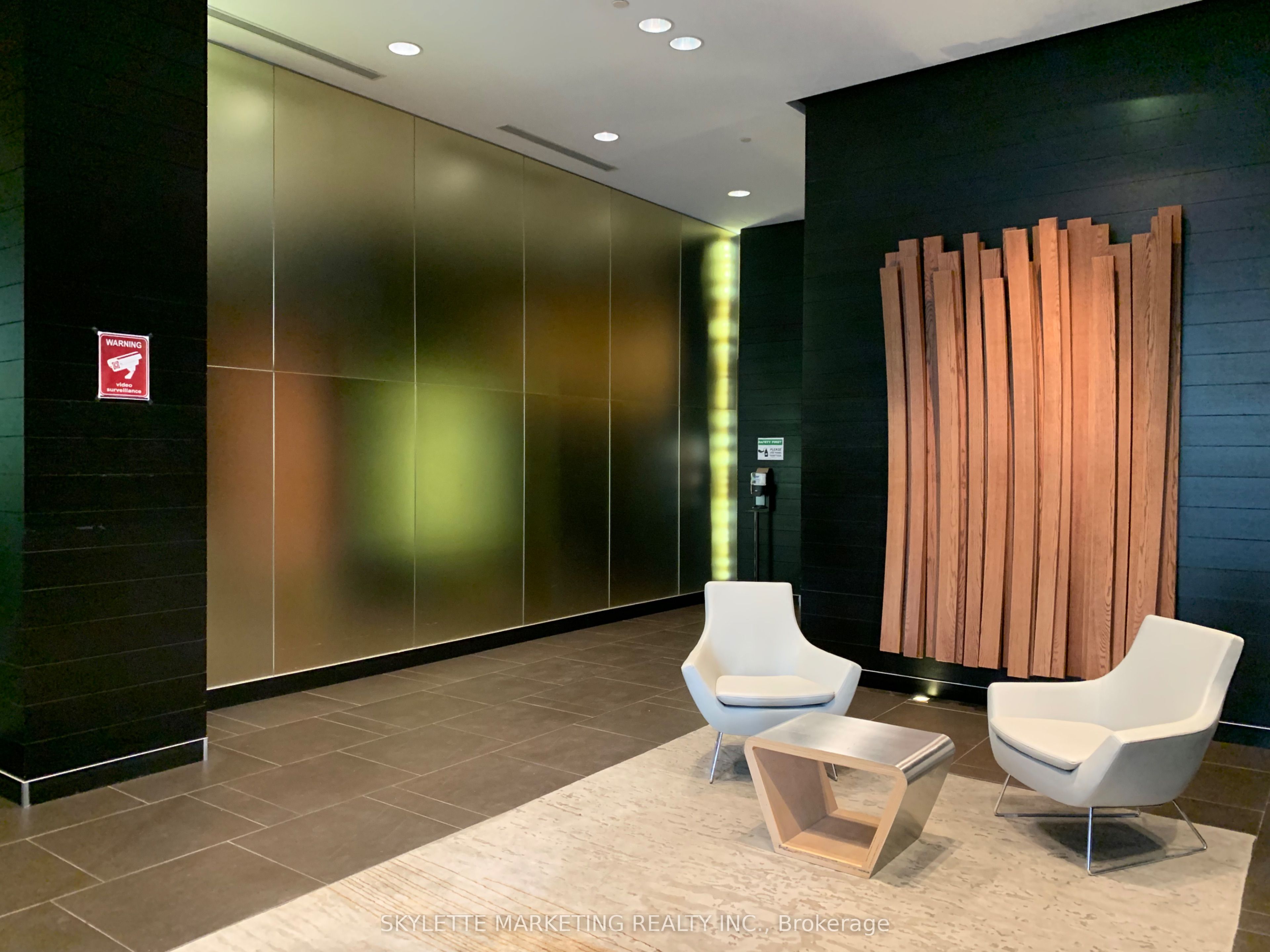 478 King Street W 1017, Toronto, ON M5V 0A8 photo 4