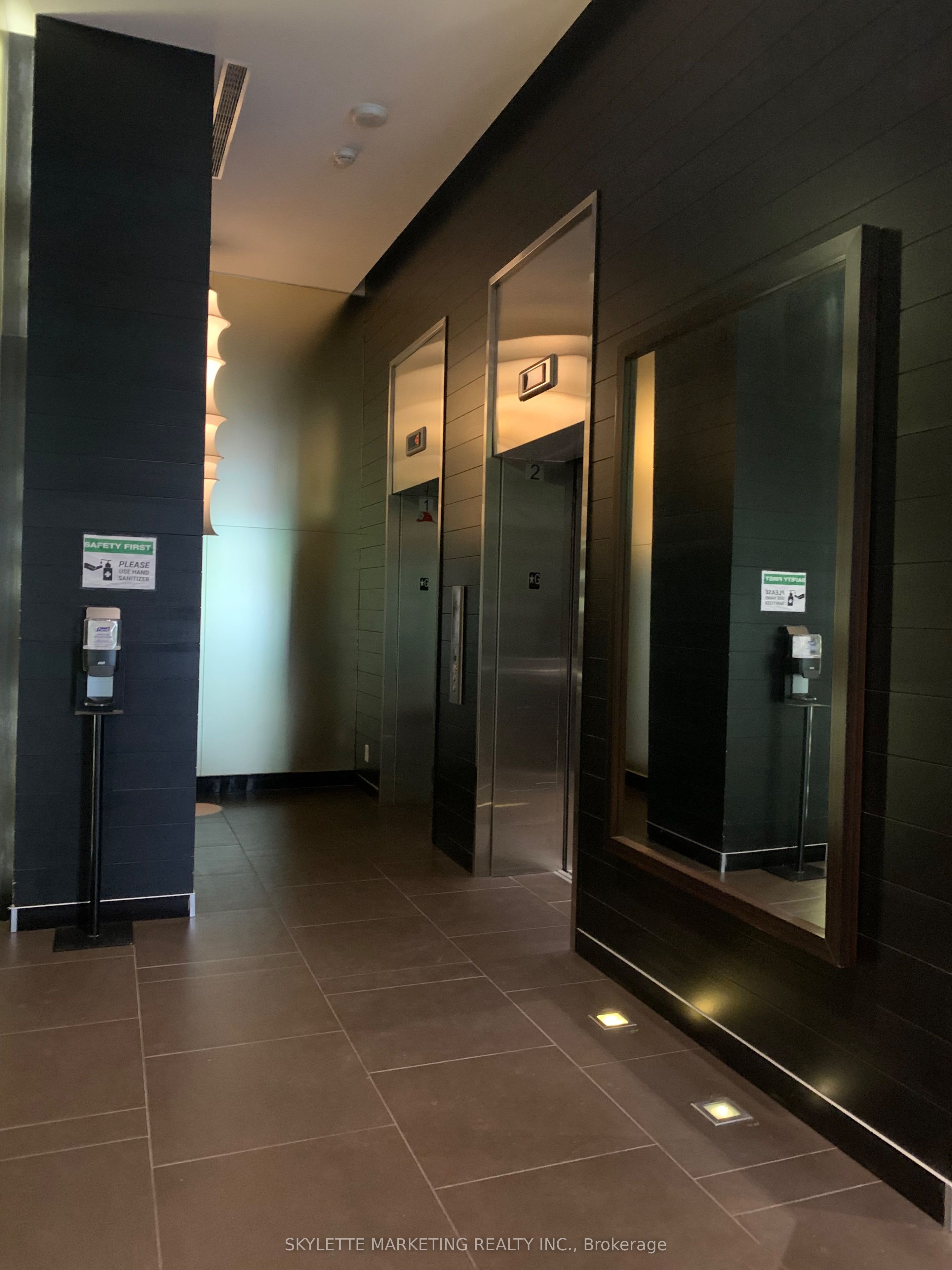 478 King Street W 1017, Toronto, ON M5V 0A8 photo 5