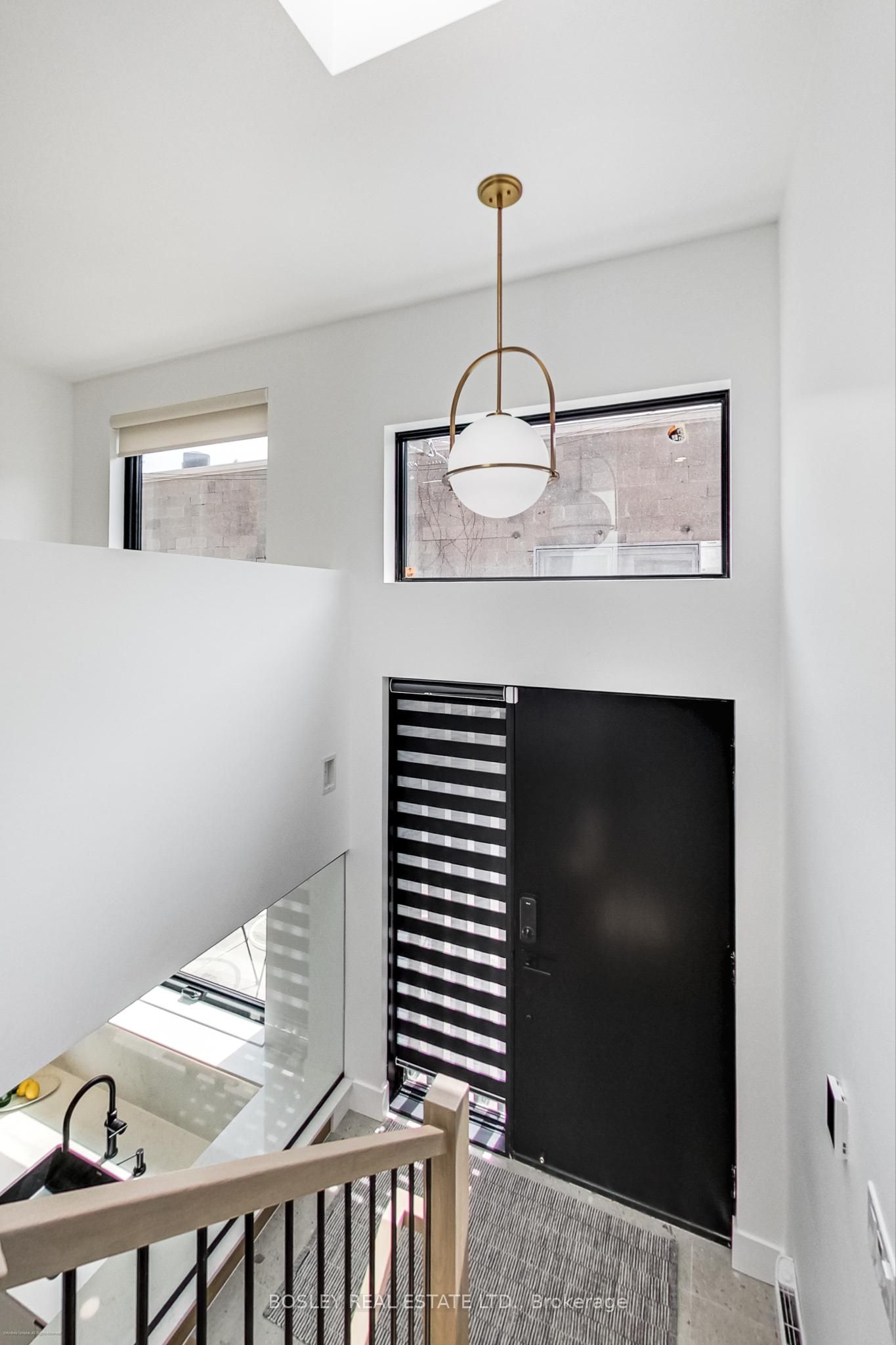 13R Mansfield Avenue, Toronto, ON M6J 2A9 photo 5