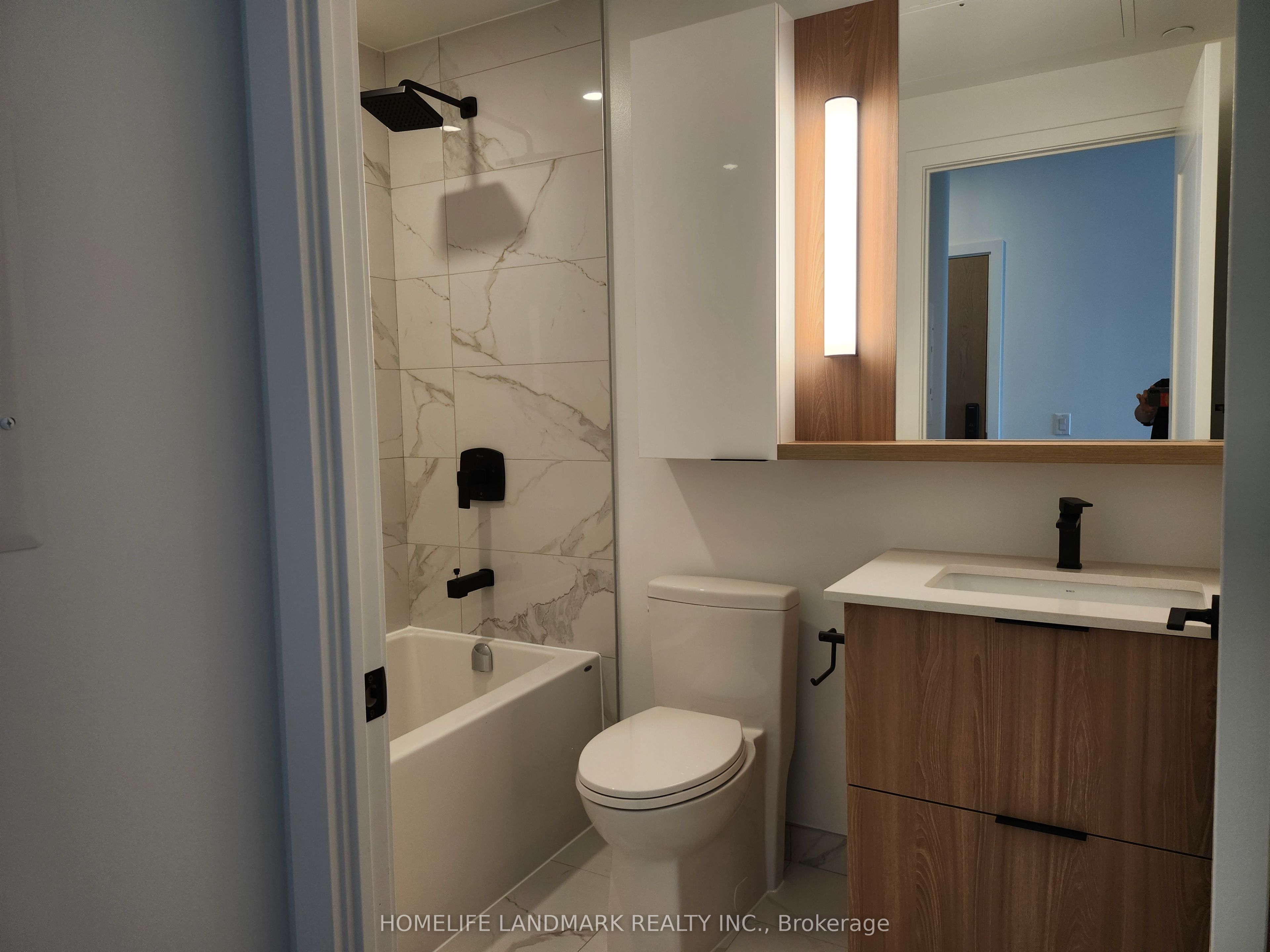 5 Defries Street 2307, Toronto, ON M5A 0W7 photo 4