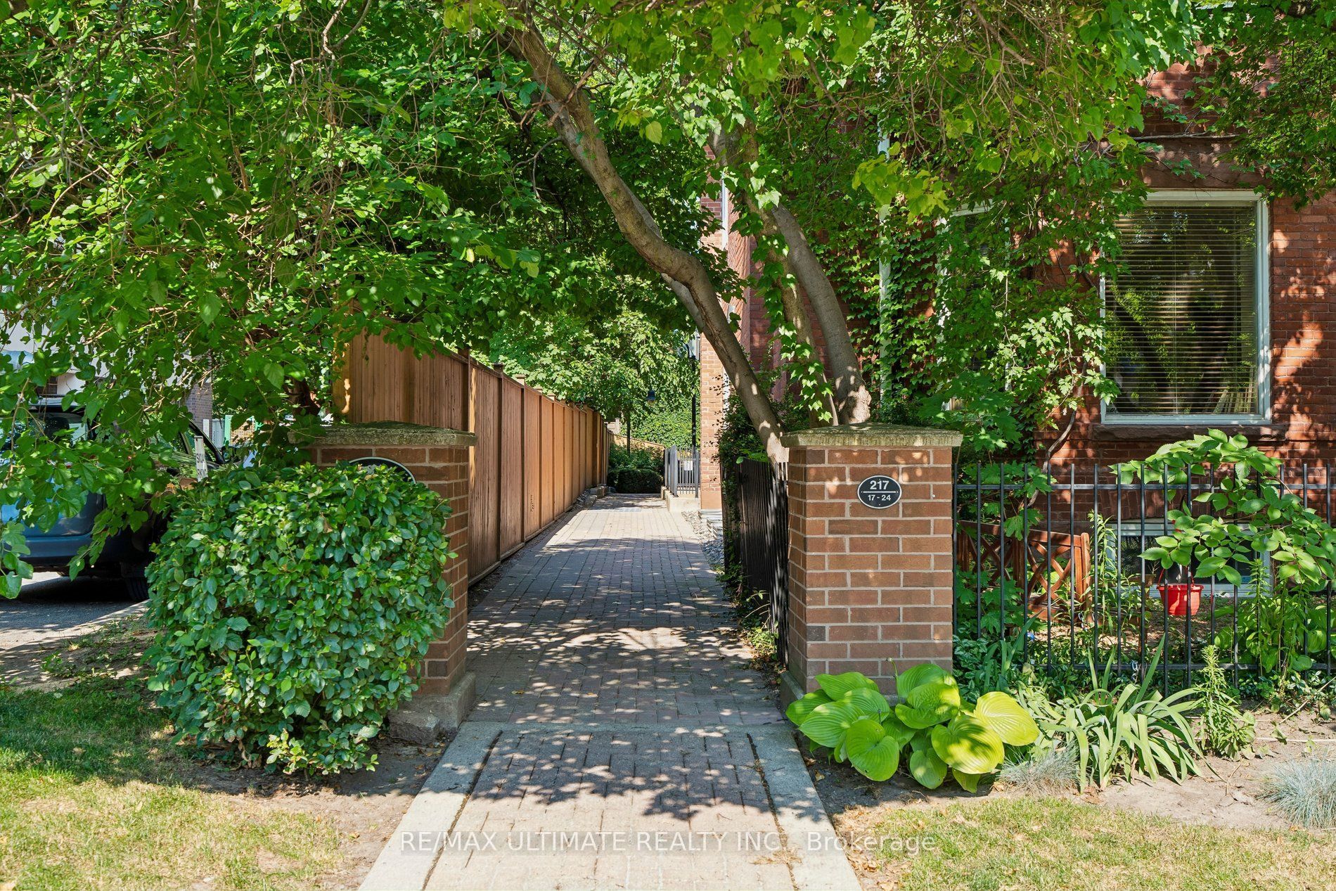 217 St. George Street 25, Toronto, ON M5R 3S7 photo 5