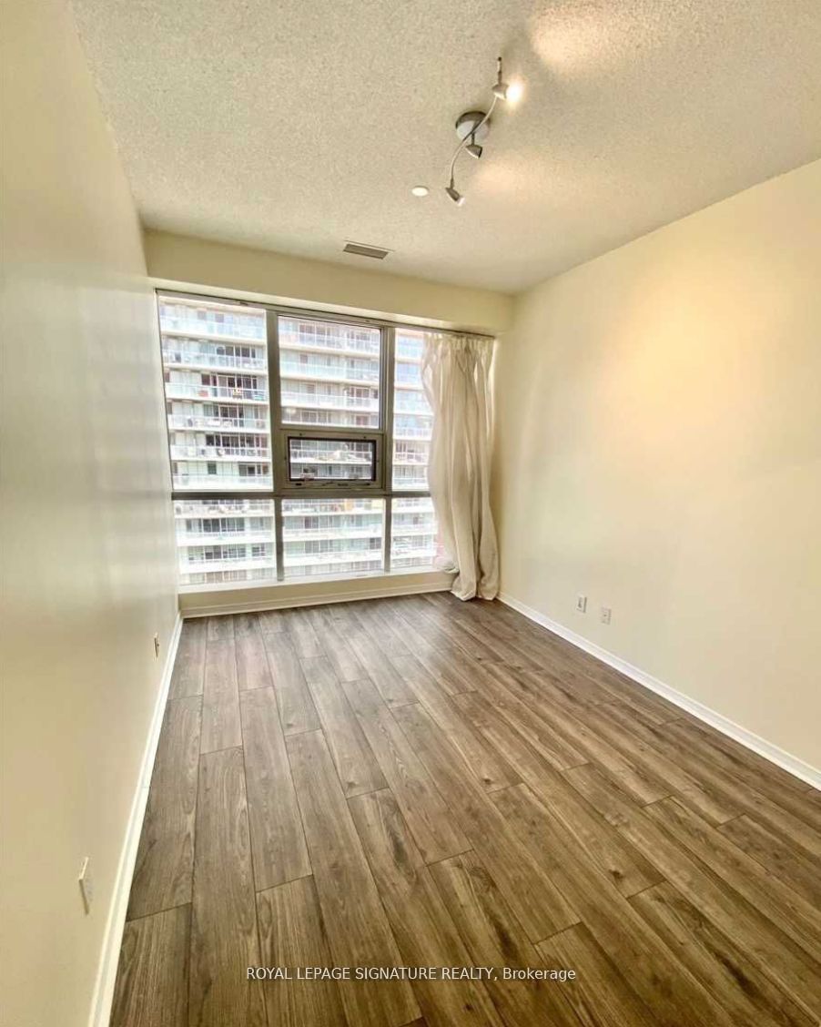 393 King Street W 903, Toronto, ON M5V 3G8 photo 3