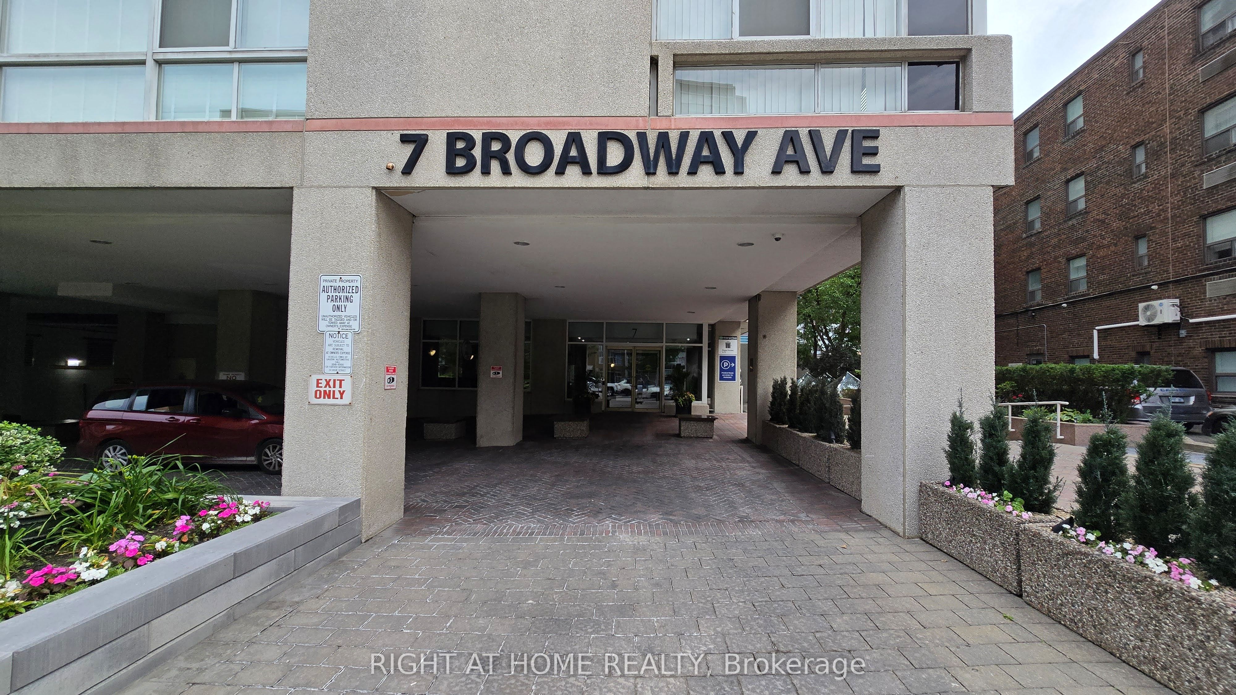 7 Broadway Avenue 311, Toronto, ON M4P 3C5 photo 3