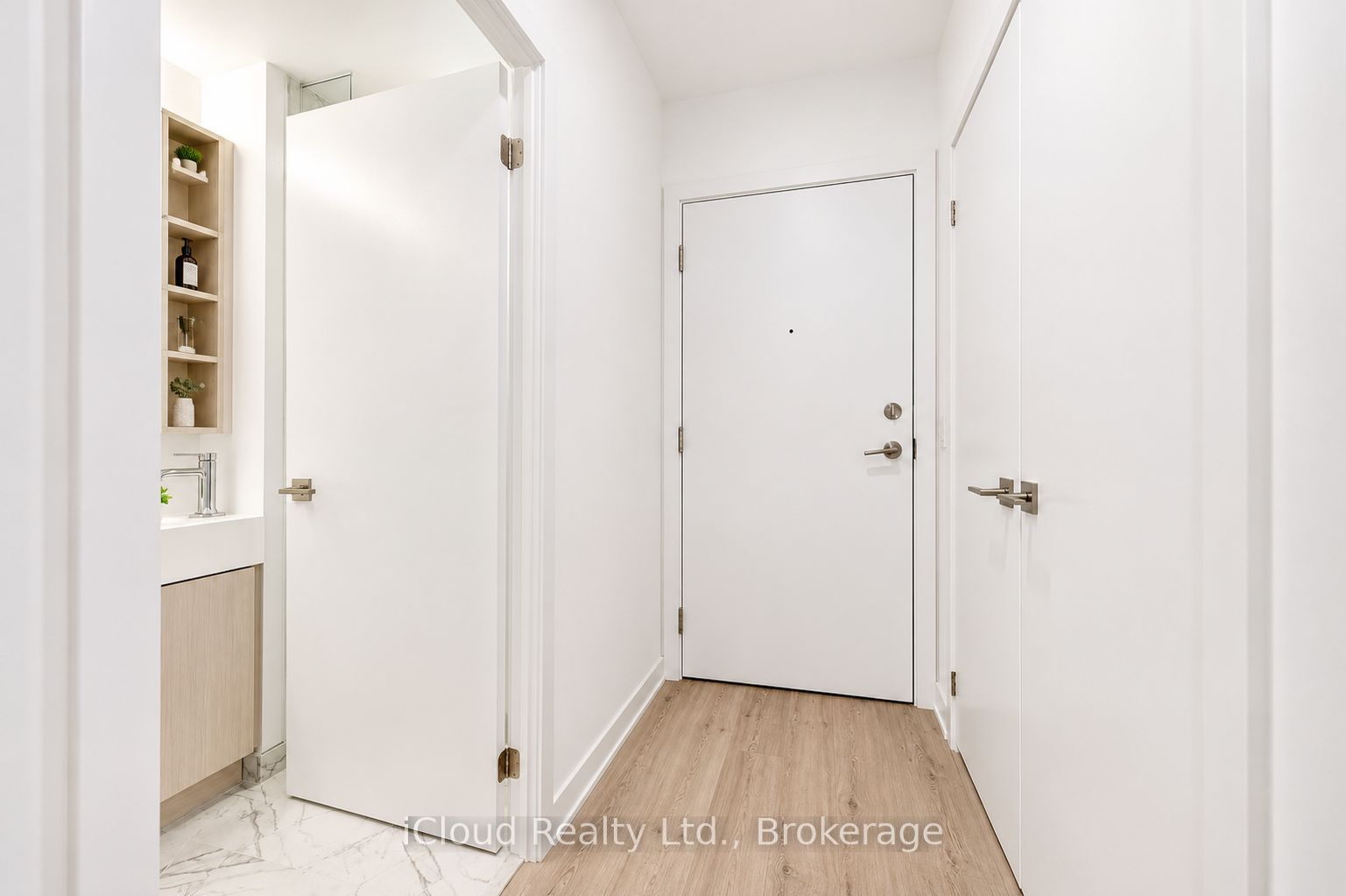 252 Church Street 4012, Toronto, ON M5B 0E6 photo 2