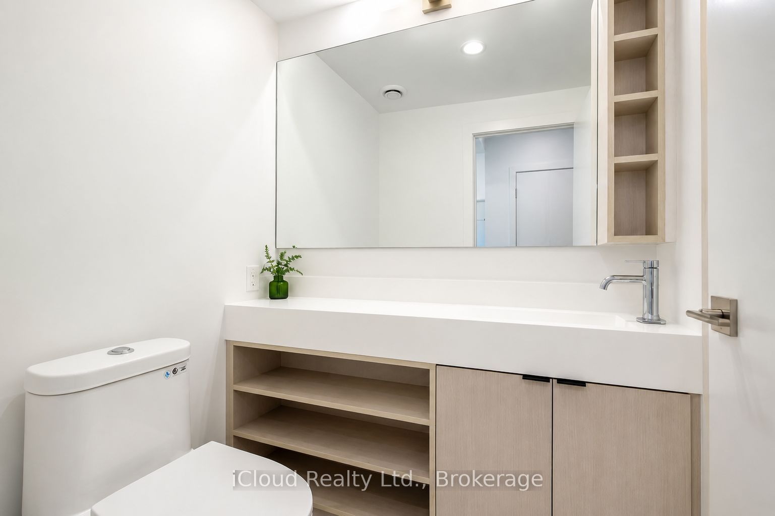 252 Church Street 4012, Toronto, ON M5B 0E6 photo 4