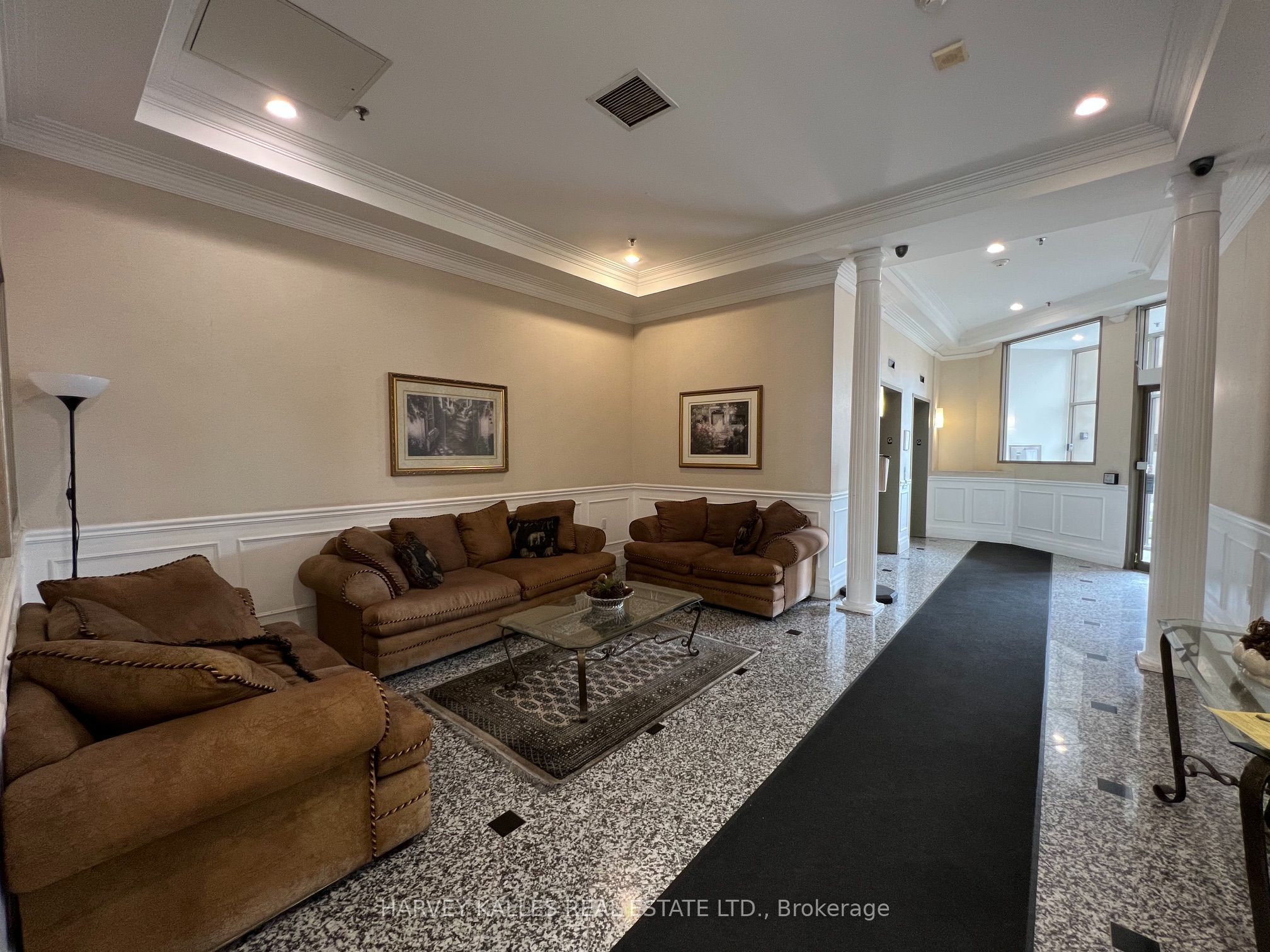 555 Wilson Heights Boulevard 410, Toronto, ON M3H 6B5 photo 2