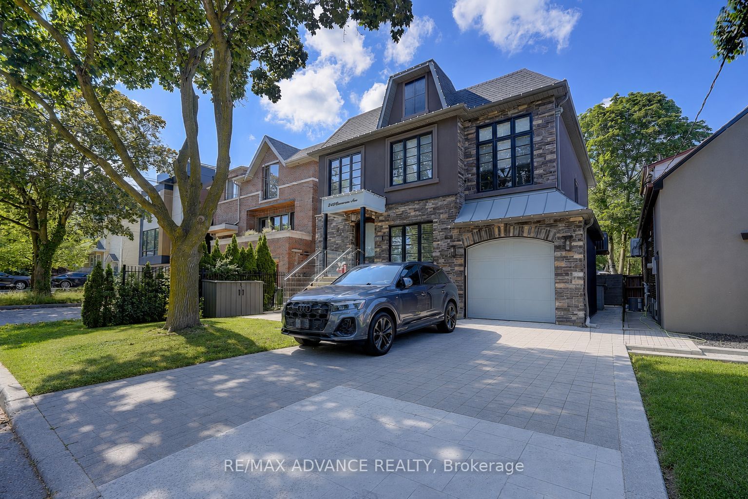218 Cameron Avenue, Toronto, ON M2N 1E7 photo 2