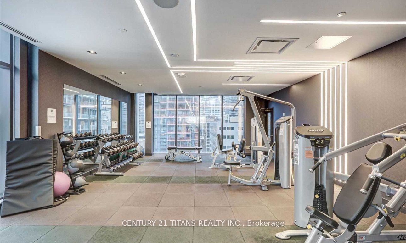 330 Richmond Street W 616, Toronto, ON M5V 1X1 photo 4
