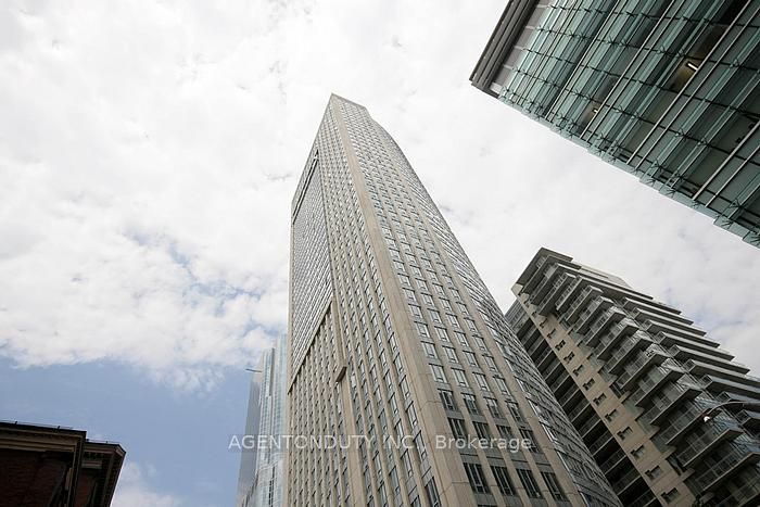 210 Victoria Street 4009, Toronto, ON M5B 2R3