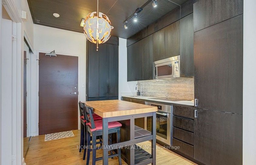 15 Iceboat Terrace 3510, Toronto, ON M5V 4A5 photo 3