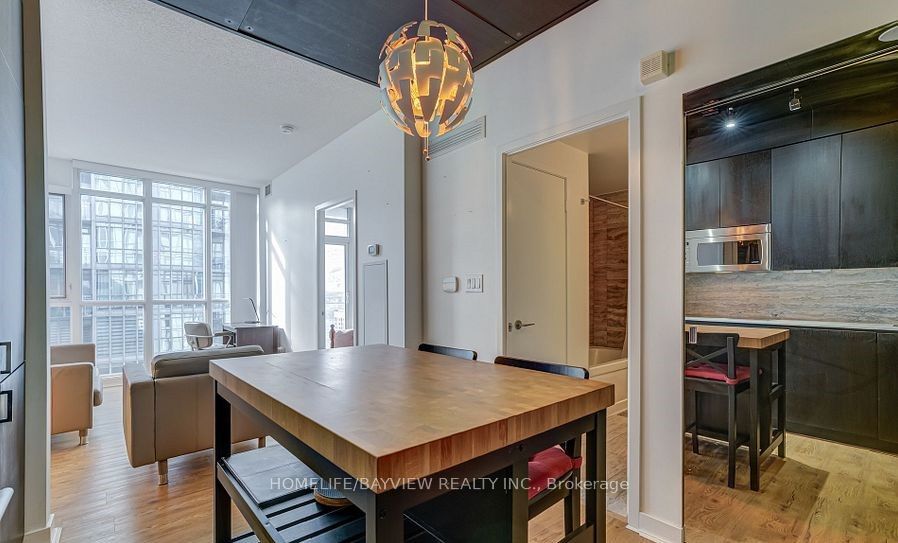 15 Iceboat Terrace 3510, Toronto, ON M5V 4A5 photo 4