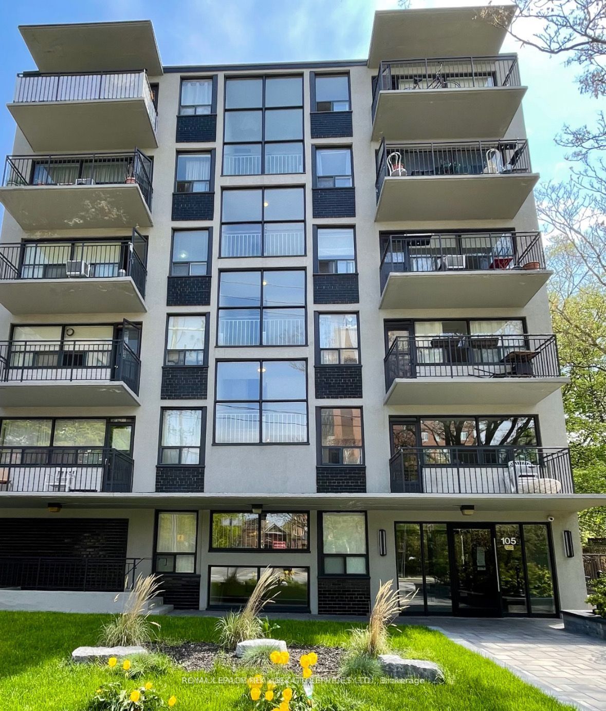 105 Raglan Avenue 101, Toronto, ON M6C 2K7