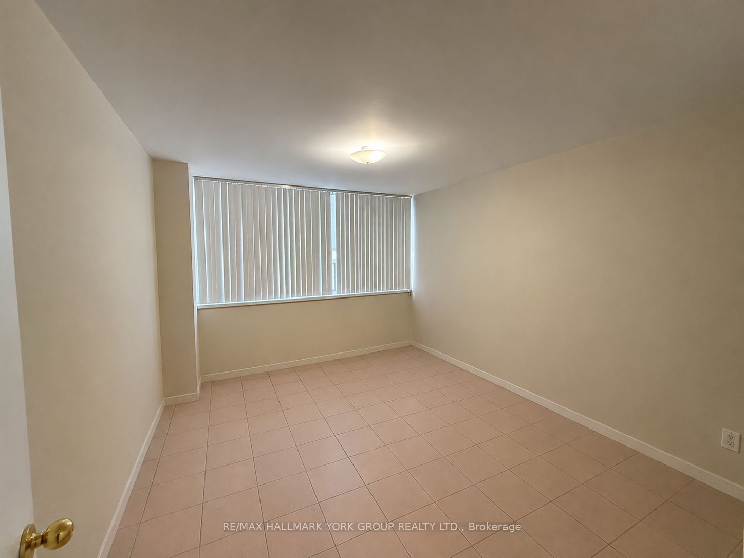 105 Raglan Avenue 101, Toronto, ON M6C 2K7 photo 5