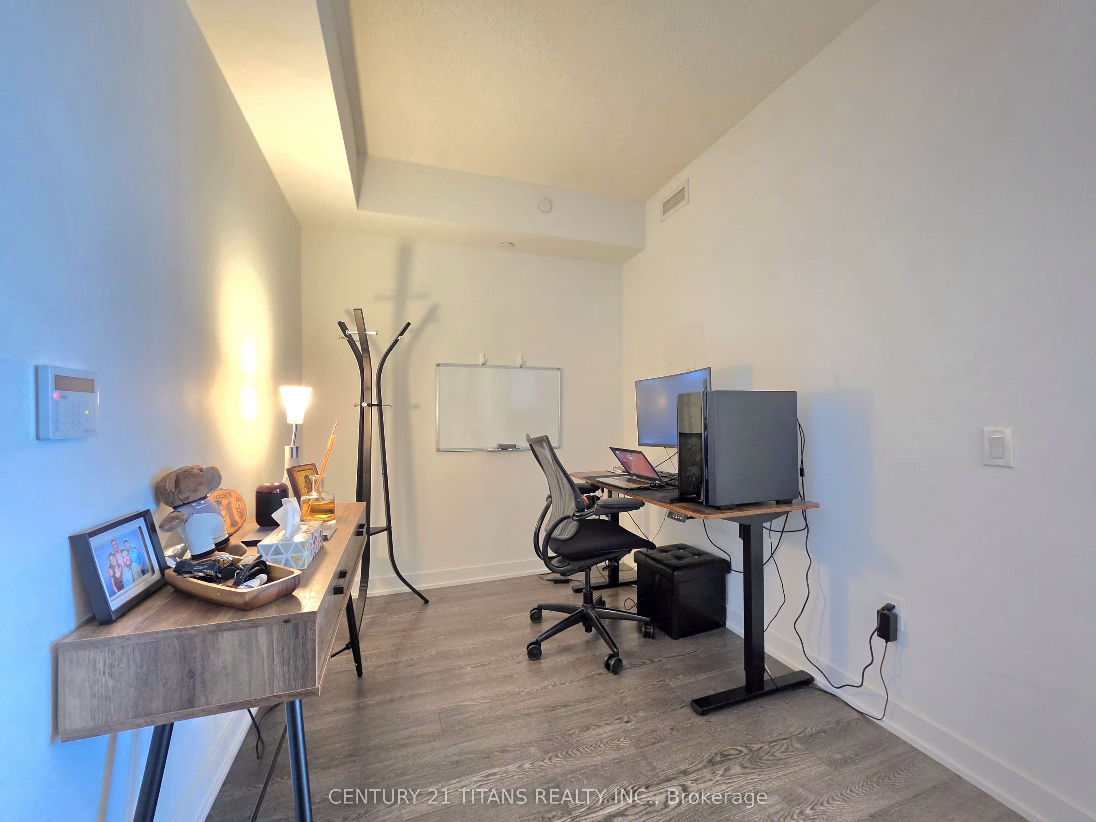 50 O'neill Road 1610, Toronto, ON M3C 0R1 photo 4