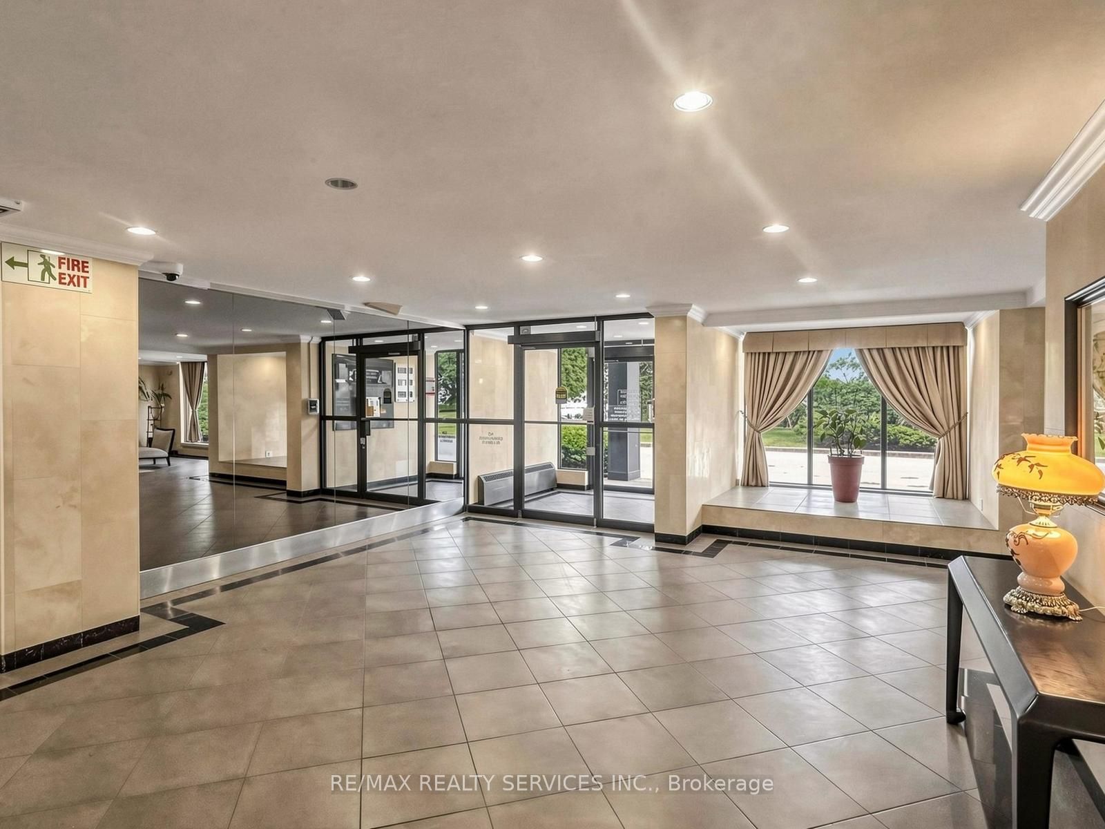 175 Hilda Avenue 102, Toronto, ON M2M 1V8 photo 3